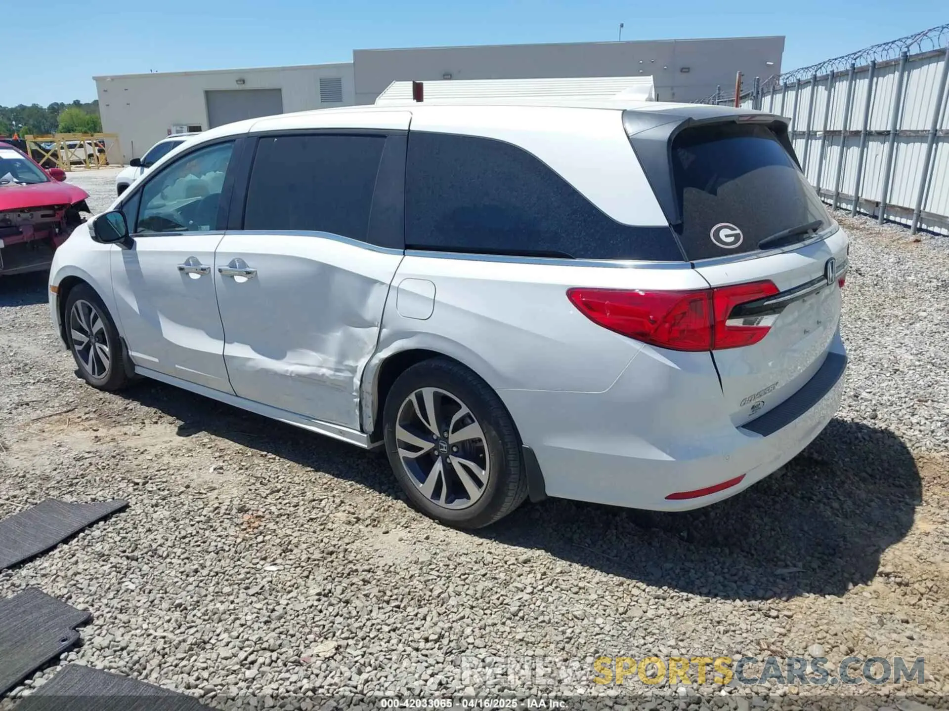 3 Photograph of a damaged car 5FNRL6H82NB055330 HONDA ODYSSEY 2022