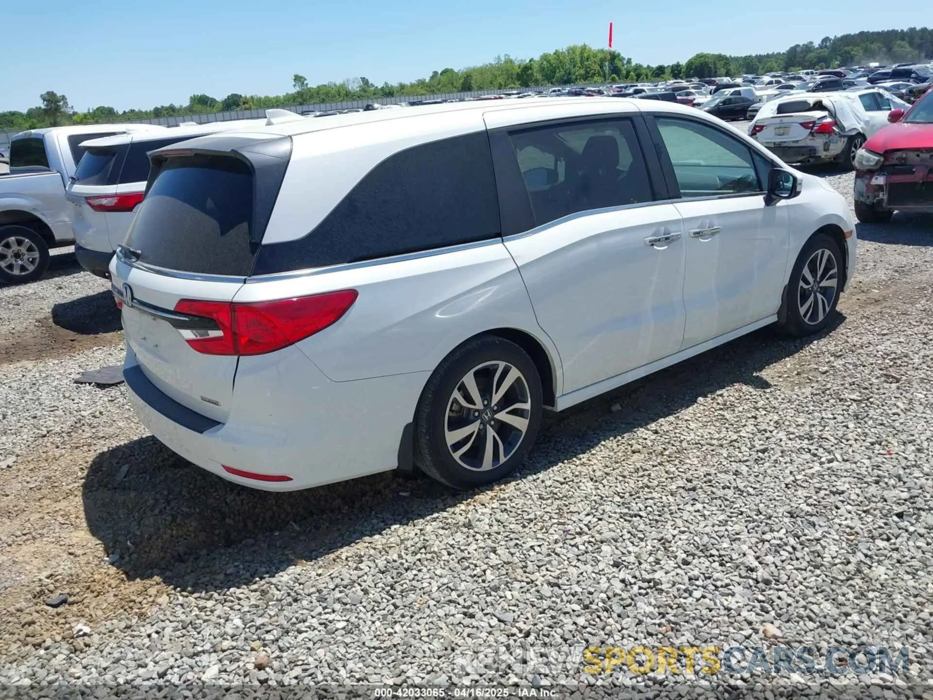 4 Photograph of a damaged car 5FNRL6H82NB055330 HONDA ODYSSEY 2022