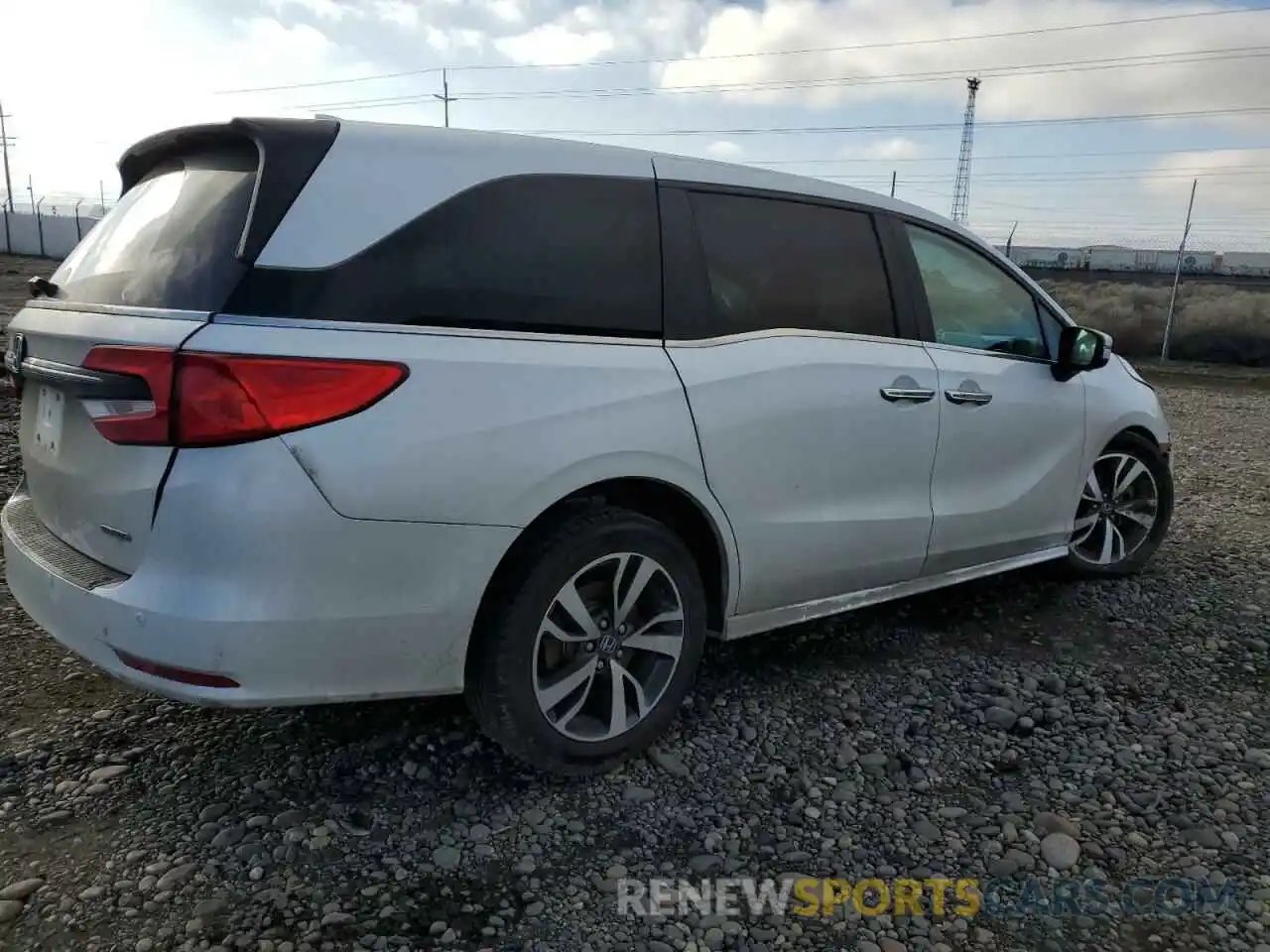 3 Photograph of a damaged car 5FNRL6H83NB028816 HONDA ODYSSEY 2022