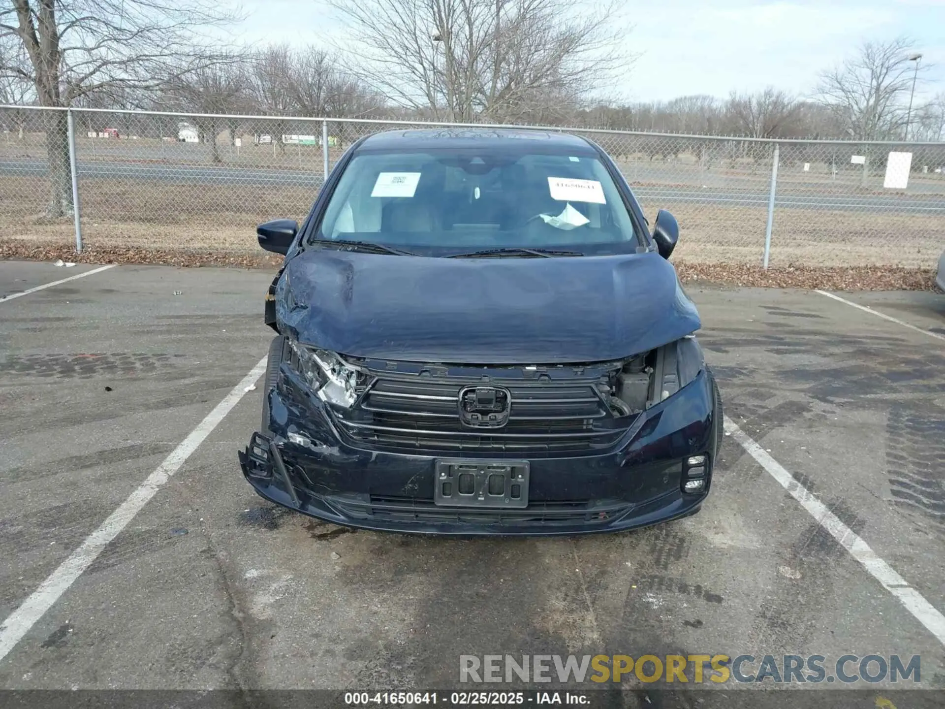 12 Photograph of a damaged car 5FNRL6H84NB024757 HONDA ODYSSEY 2022