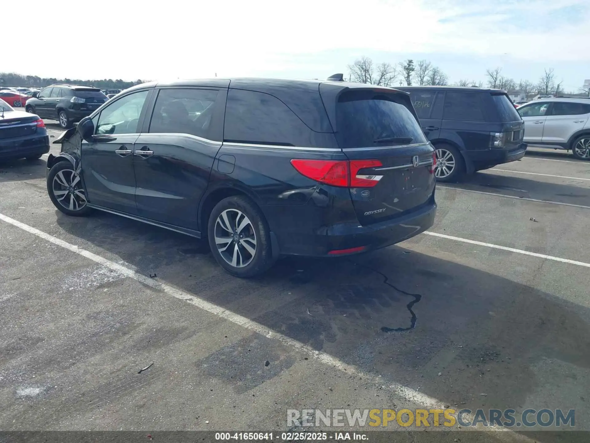 3 Photograph of a damaged car 5FNRL6H84NB024757 HONDA ODYSSEY 2022