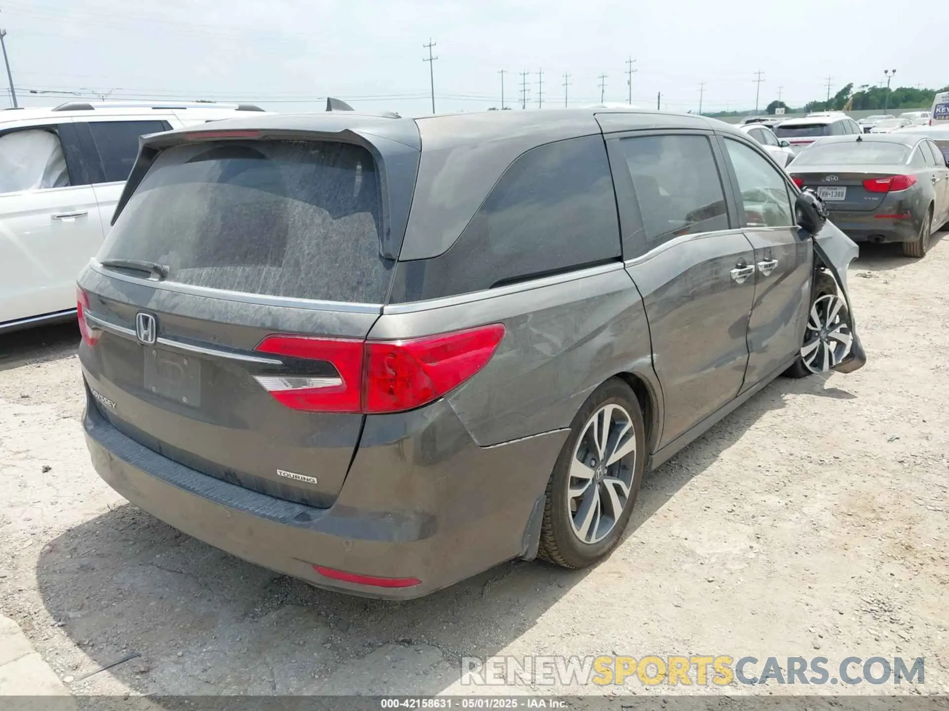4 Photograph of a damaged car 5FNRL6H85NB052132 HONDA ODYSSEY 2022