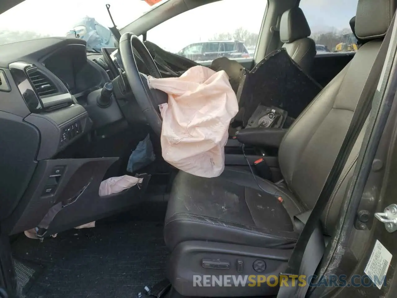 7 Photograph of a damaged car 5FNRL6H86NB000735 HONDA ODYSSEY 2022