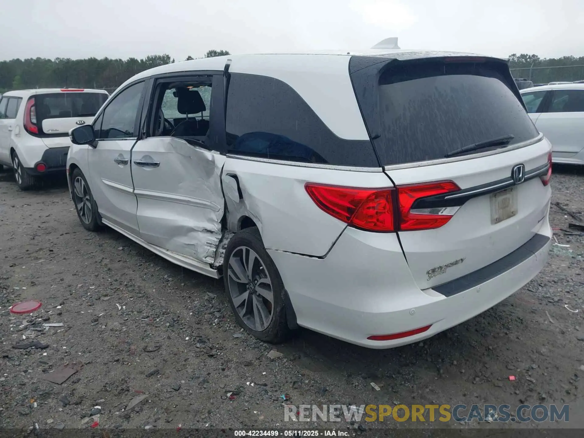 3 Photograph of a damaged car 5FNRL6H87NB058420 HONDA ODYSSEY 2022