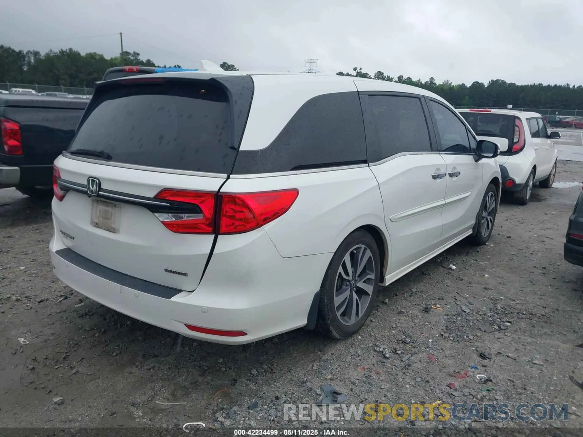 4 Photograph of a damaged car 5FNRL6H87NB058420 HONDA ODYSSEY 2022