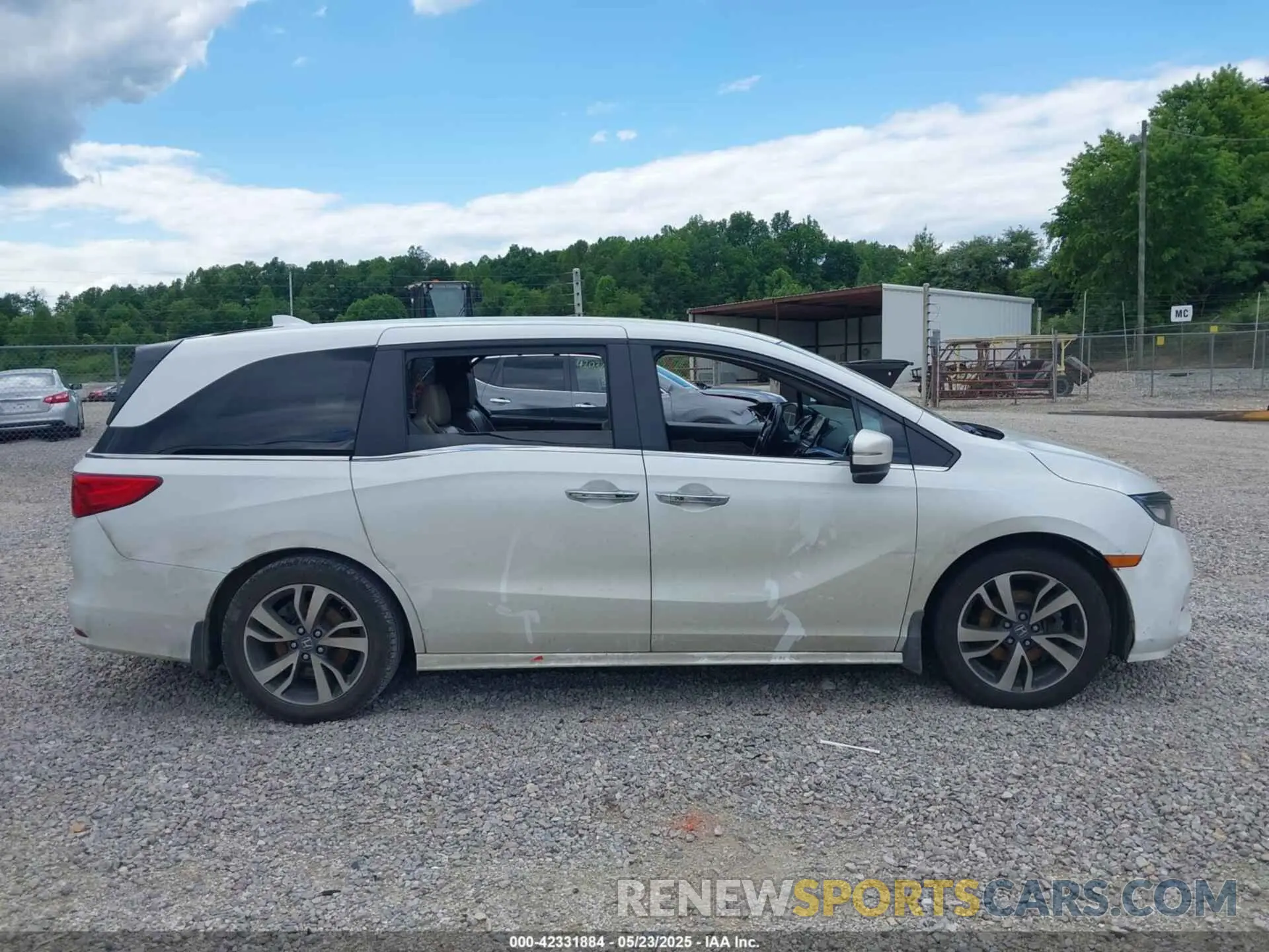 13 Photograph of a damaged car 5FNRL6H89NB041117 HONDA ODYSSEY 2022