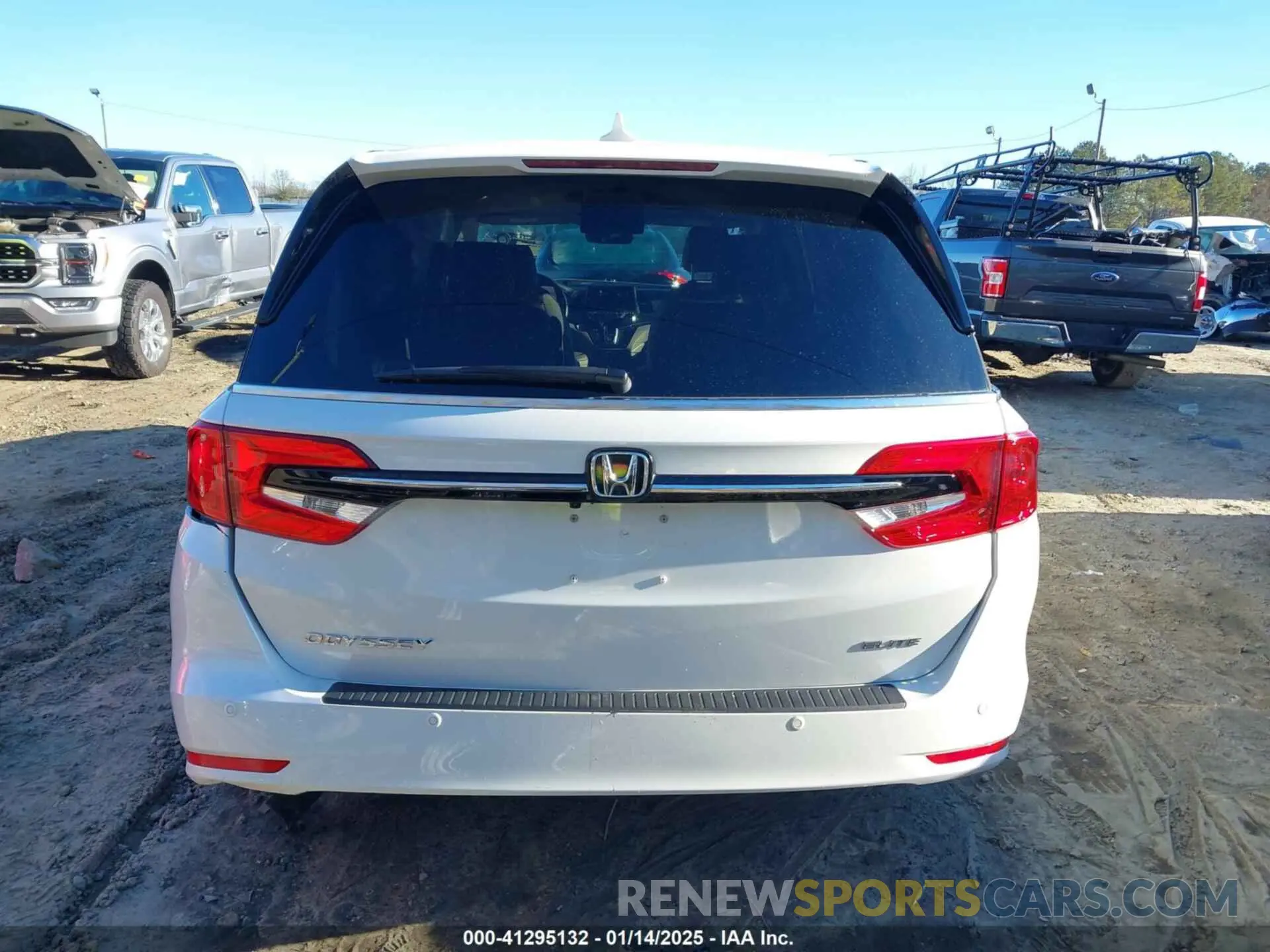 16 Photograph of a damaged car 5FNRL6H91NB006161 HONDA ODYSSEY 2022