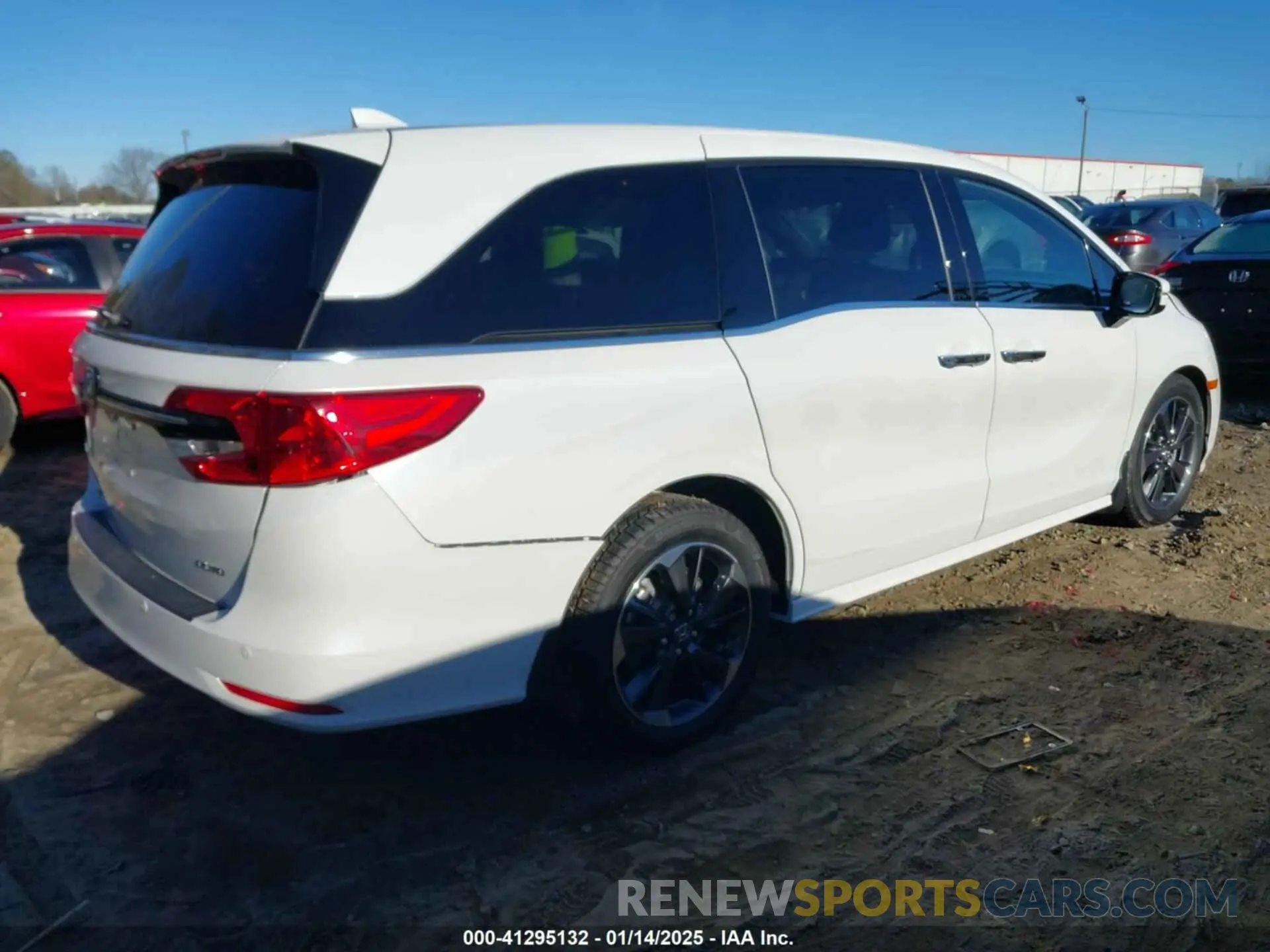 4 Photograph of a damaged car 5FNRL6H91NB006161 HONDA ODYSSEY 2022