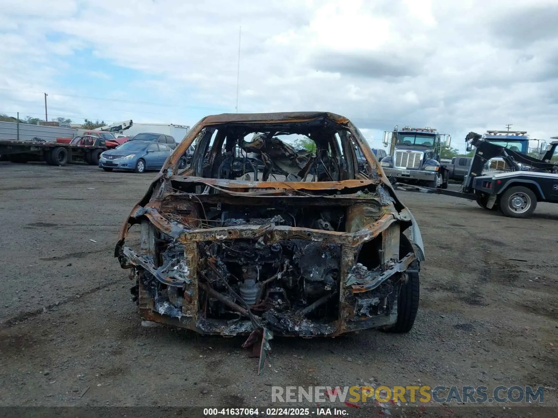 11 Photograph of a damaged car 5FNRL6H92NB007996 HONDA ODYSSEY 2022