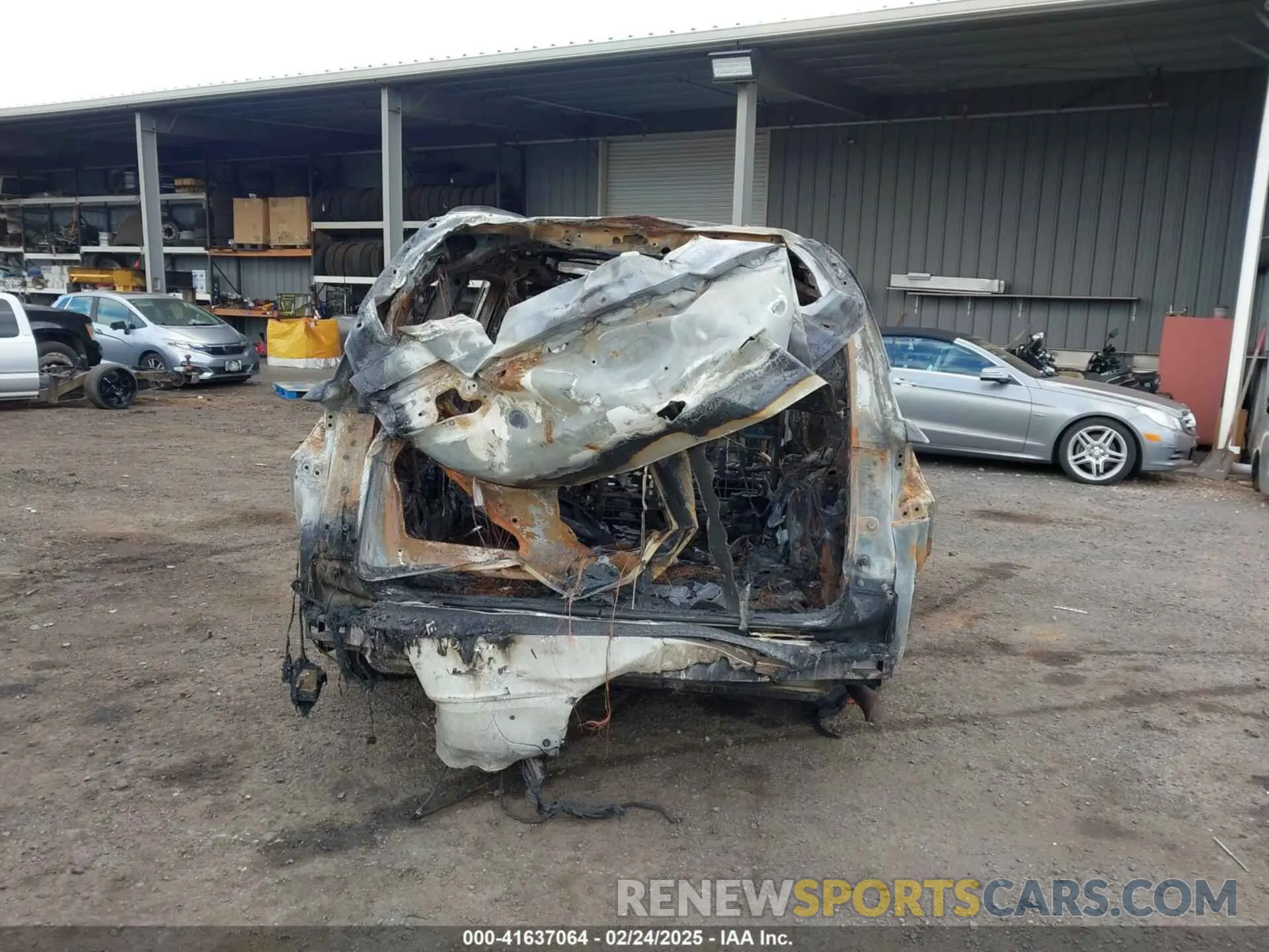 15 Photograph of a damaged car 5FNRL6H92NB007996 HONDA ODYSSEY 2022