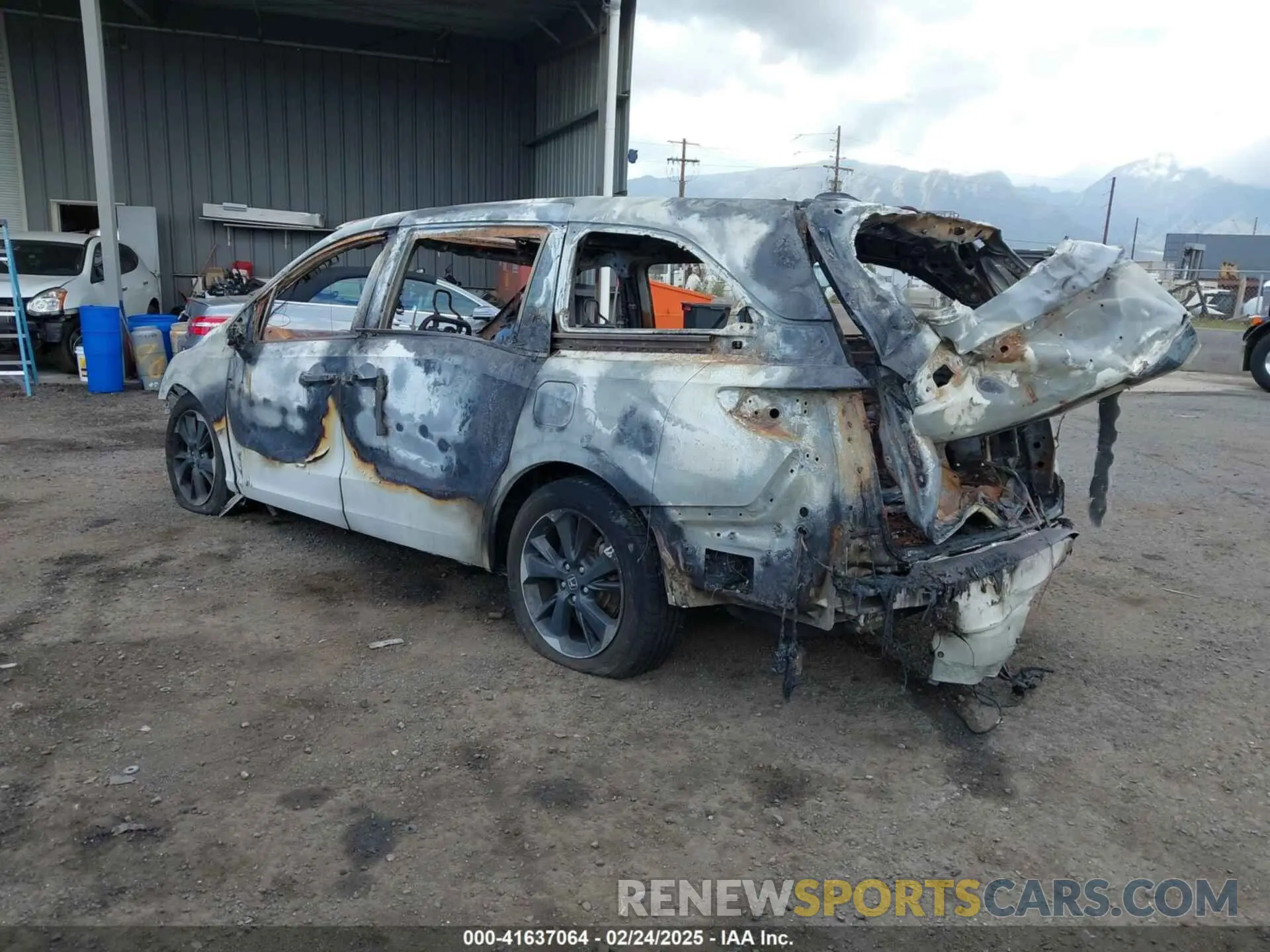 3 Photograph of a damaged car 5FNRL6H92NB007996 HONDA ODYSSEY 2022