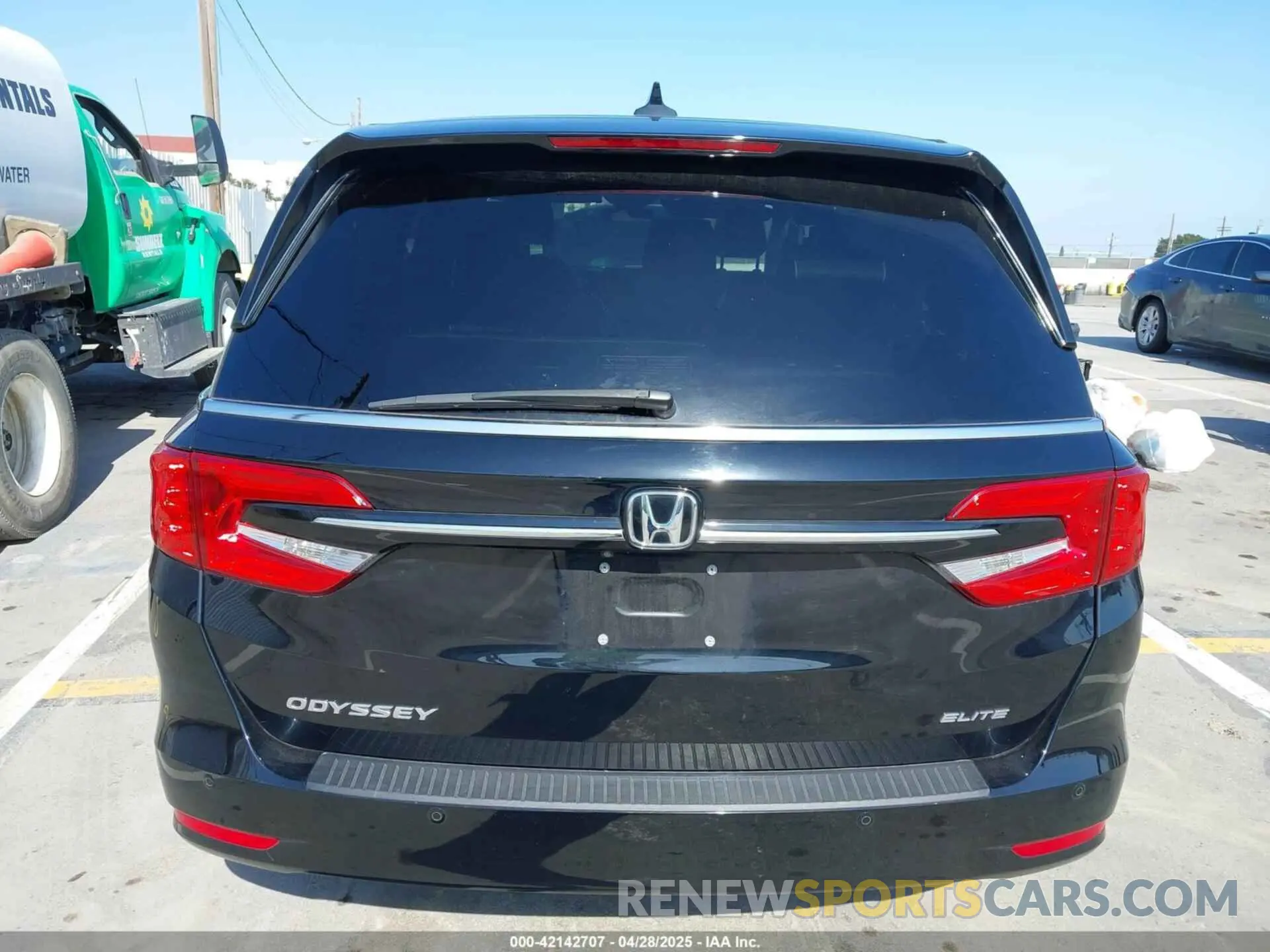 16 Photograph of a damaged car 5FNRL6H93NB051618 HONDA ODYSSEY 2022