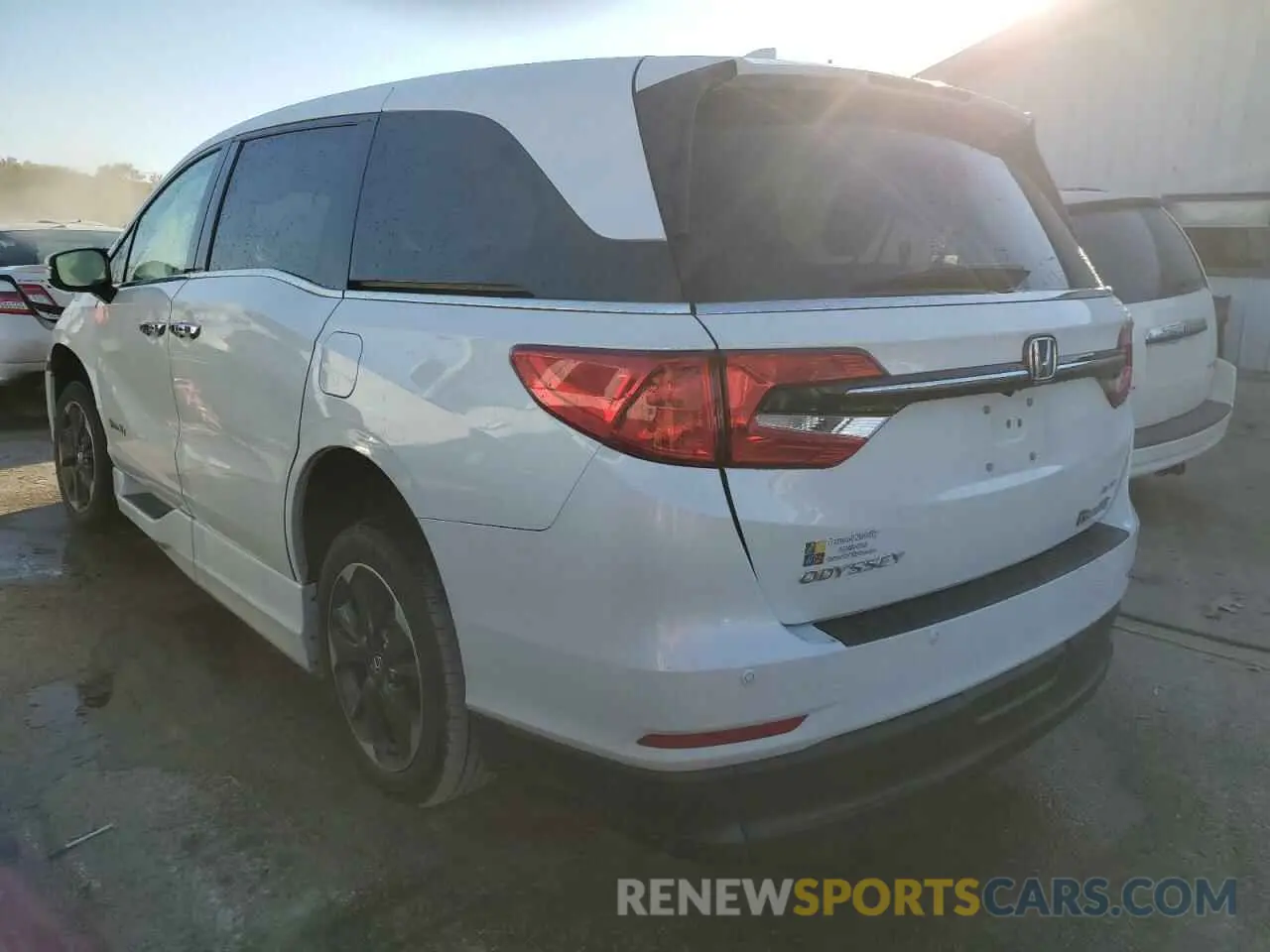 2 Photograph of a damaged car 5FNRL6H98NB022728 HONDA ODYSSEY 2022