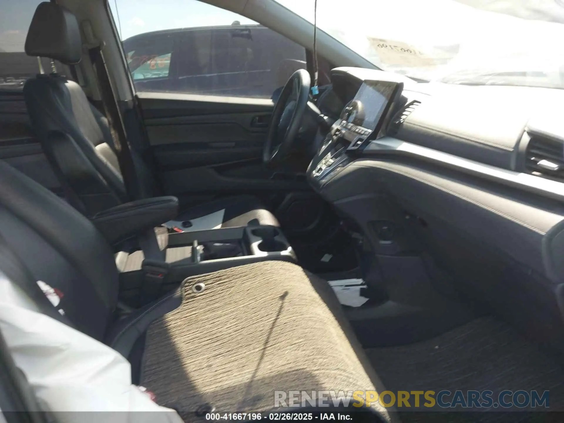 5 Photograph of a damaged car 5FNRL6H60PB056011 HONDA ODYSSEY 2023