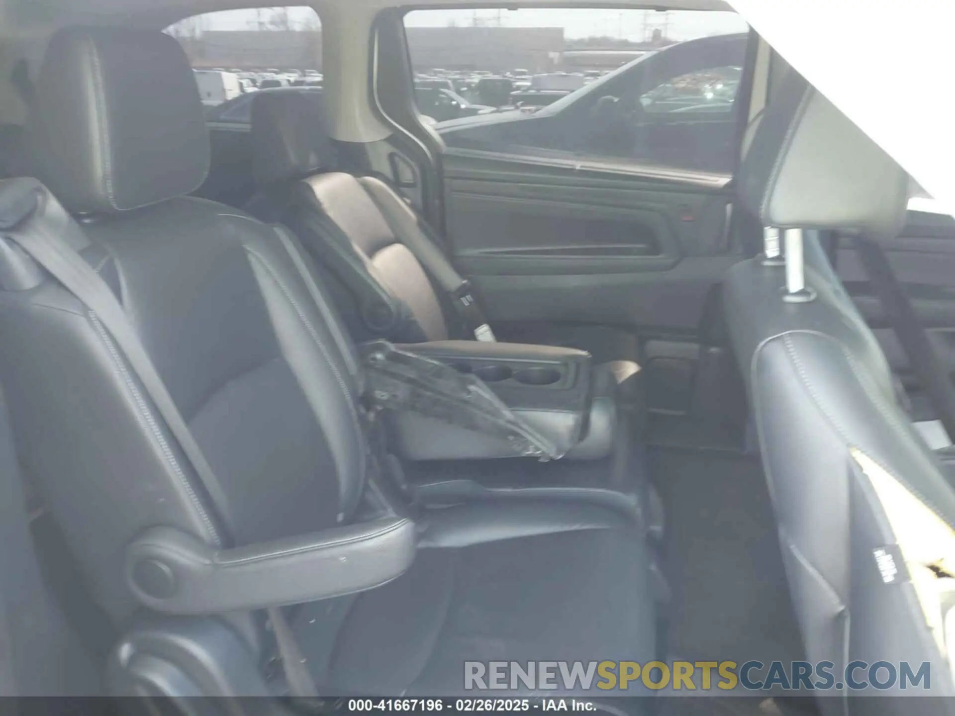 8 Photograph of a damaged car 5FNRL6H60PB056011 HONDA ODYSSEY 2023