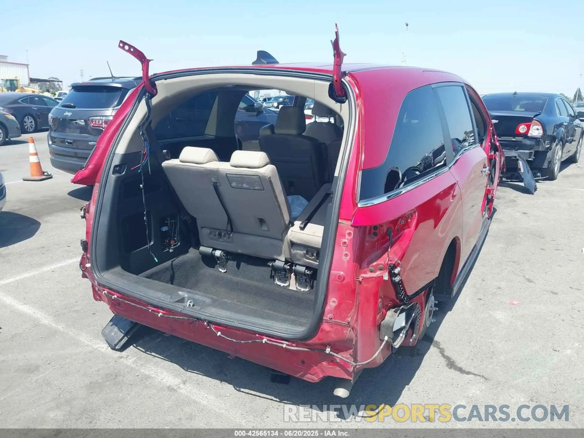 4 Photograph of a damaged car 5FNRL6H61PB068202 HONDA ODYSSEY 2023