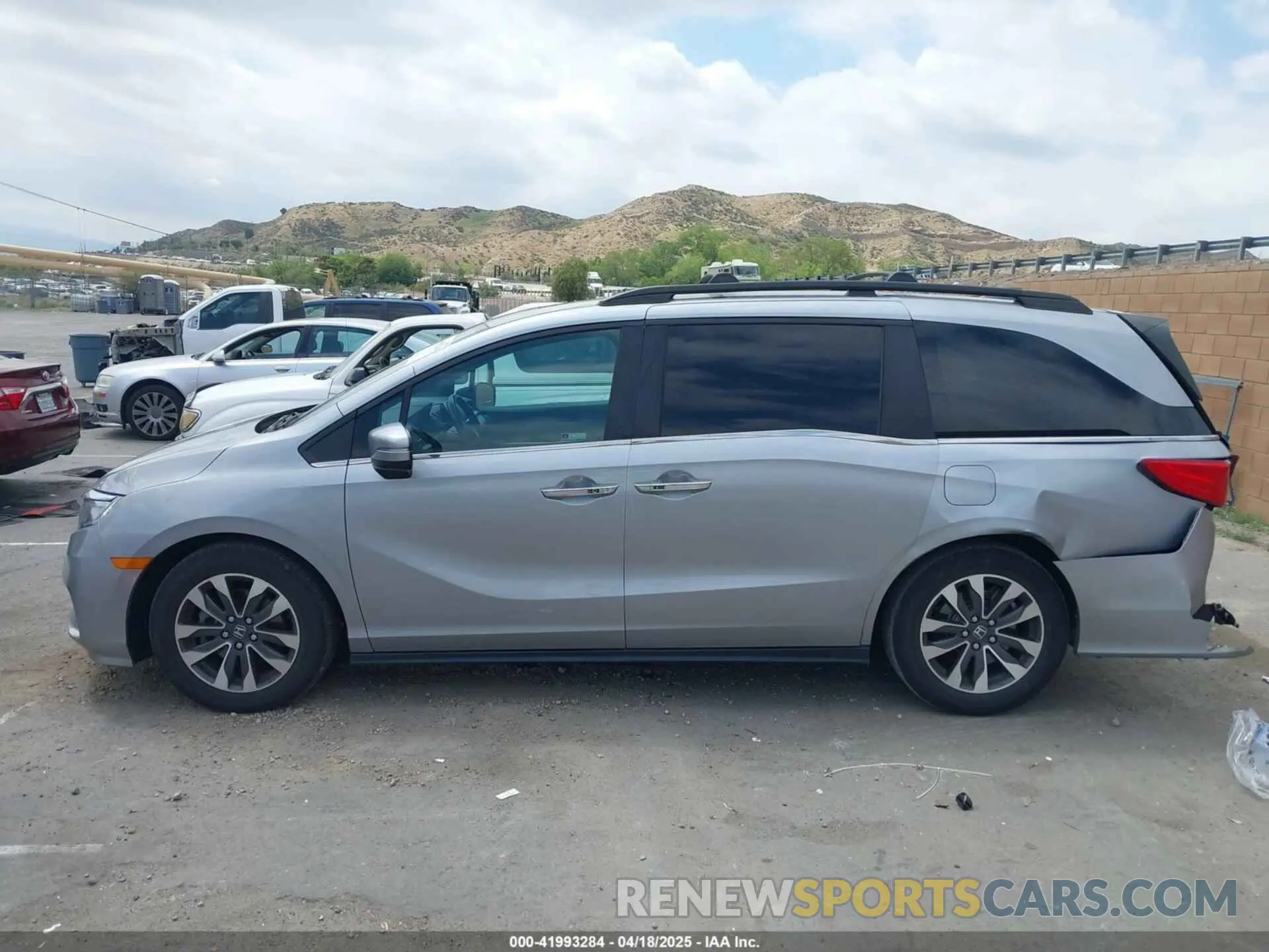 15 Photograph of a damaged car 5FNRL6H64PB061373 HONDA ODYSSEY 2023