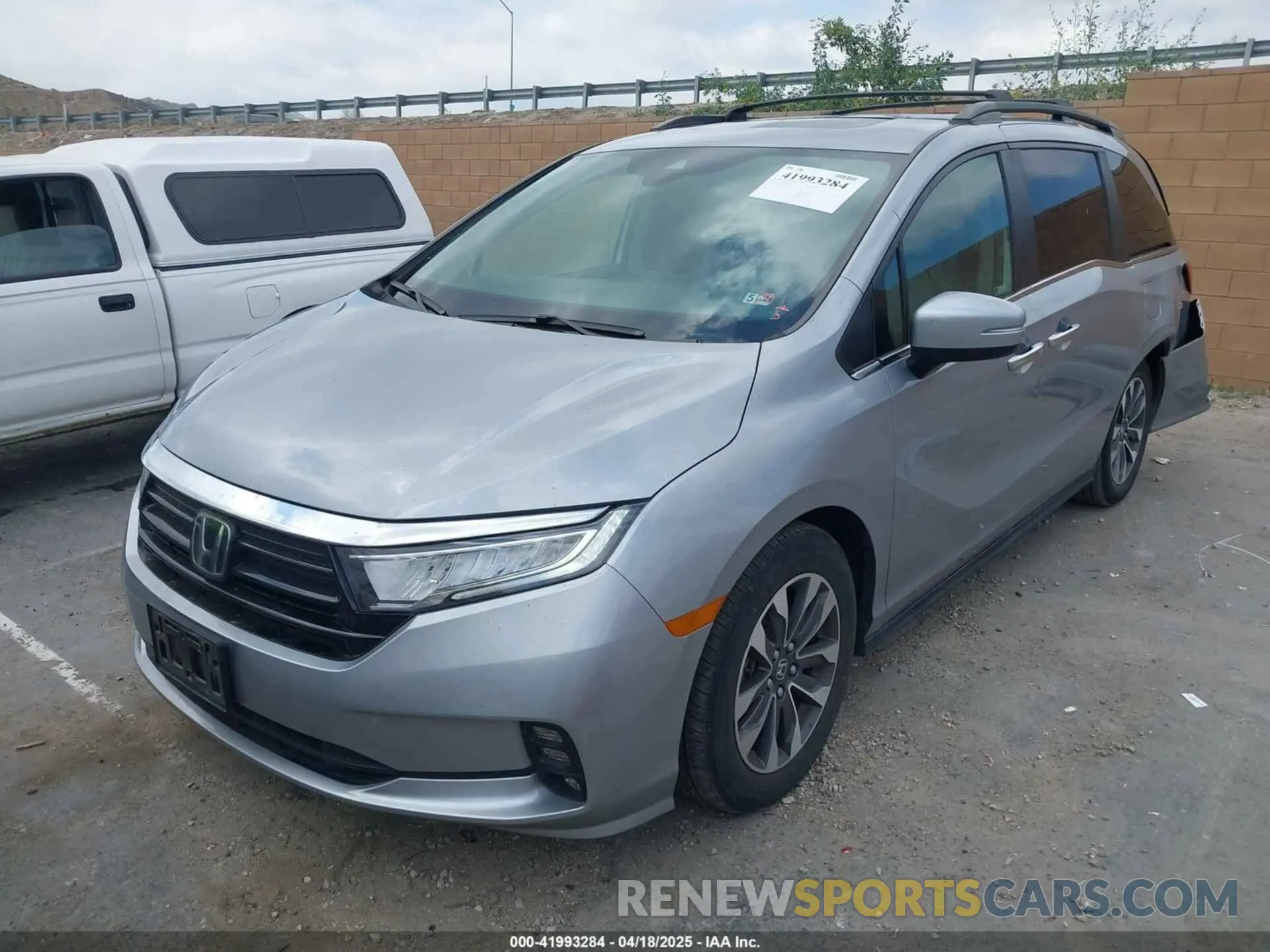 2 Photograph of a damaged car 5FNRL6H64PB061373 HONDA ODYSSEY 2023