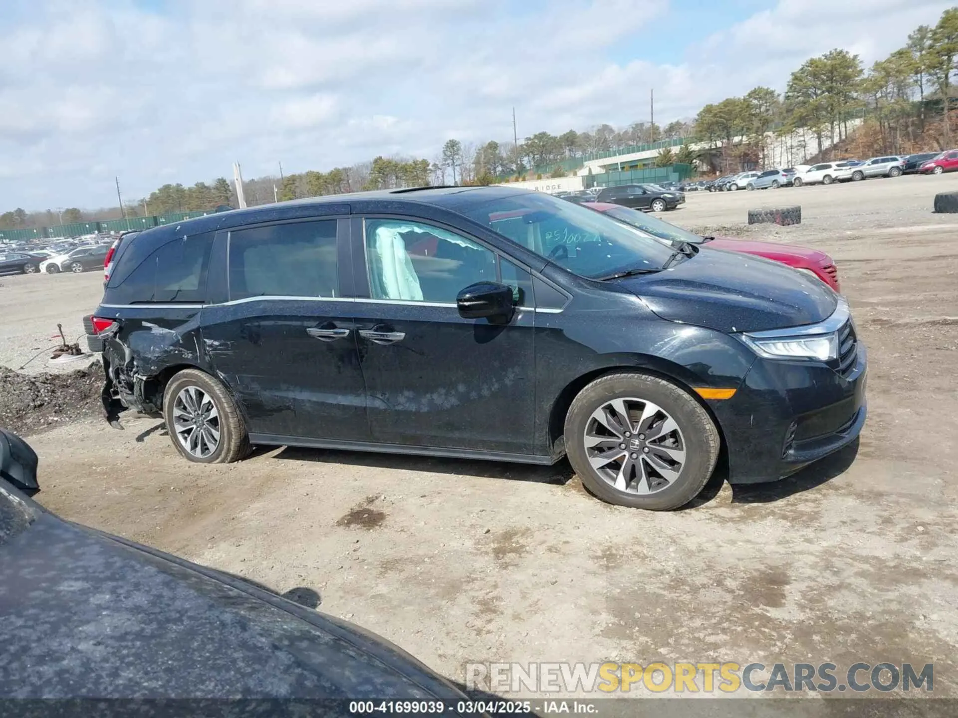 13 Photograph of a damaged car 5FNRL6H67PB029548 HONDA ODYSSEY 2023