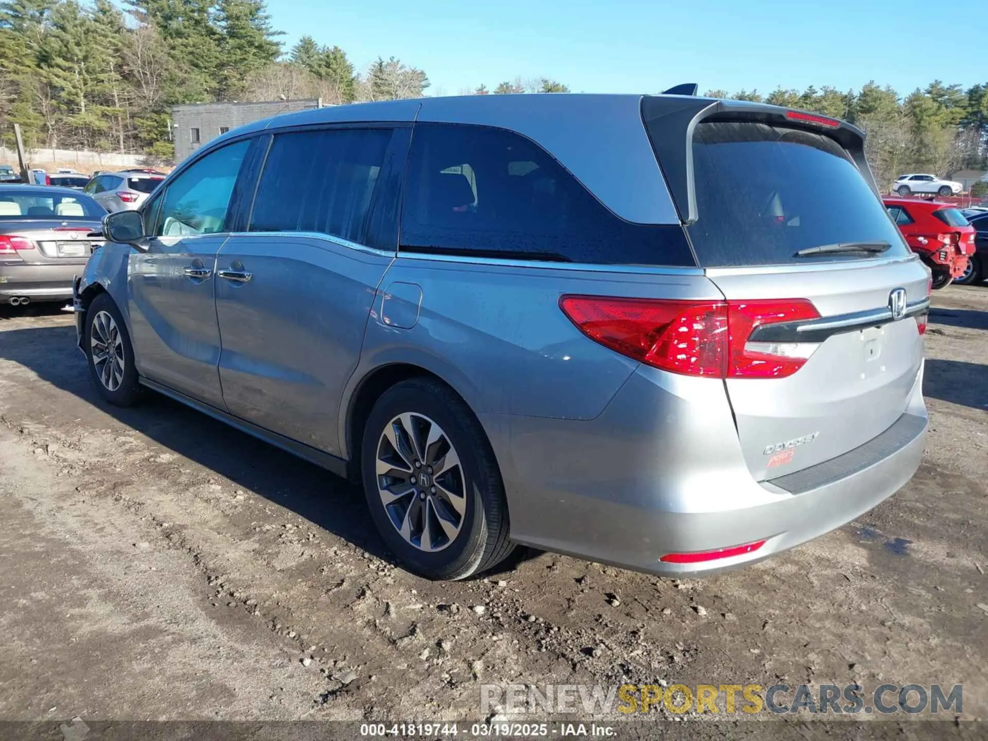 3 Photograph of a damaged car 5FNRL6H69PB045766 HONDA ODYSSEY 2023