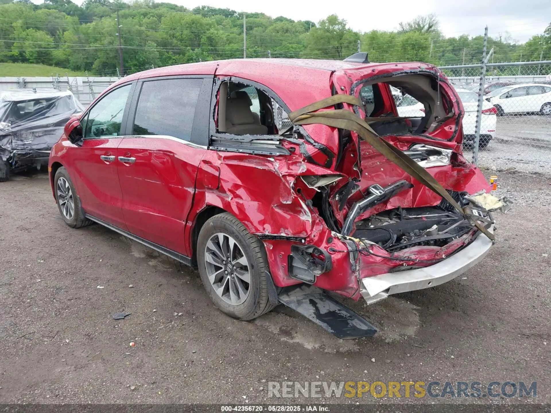 3 Photograph of a damaged car 5FNRL6H6XPB009830 HONDA ODYSSEY 2023