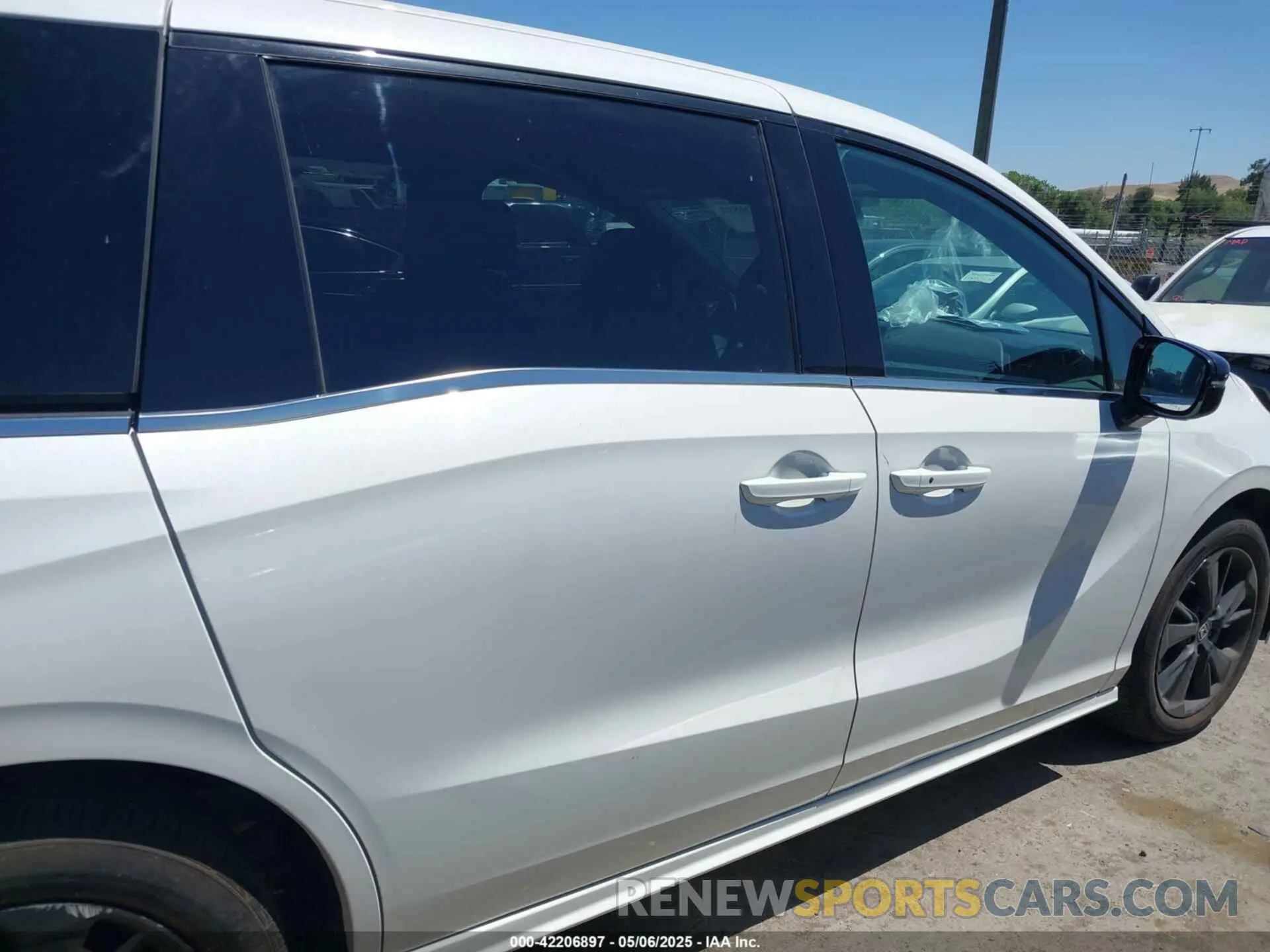 13 Photograph of a damaged car 5FNRL6H74PB070034 HONDA ODYSSEY 2023