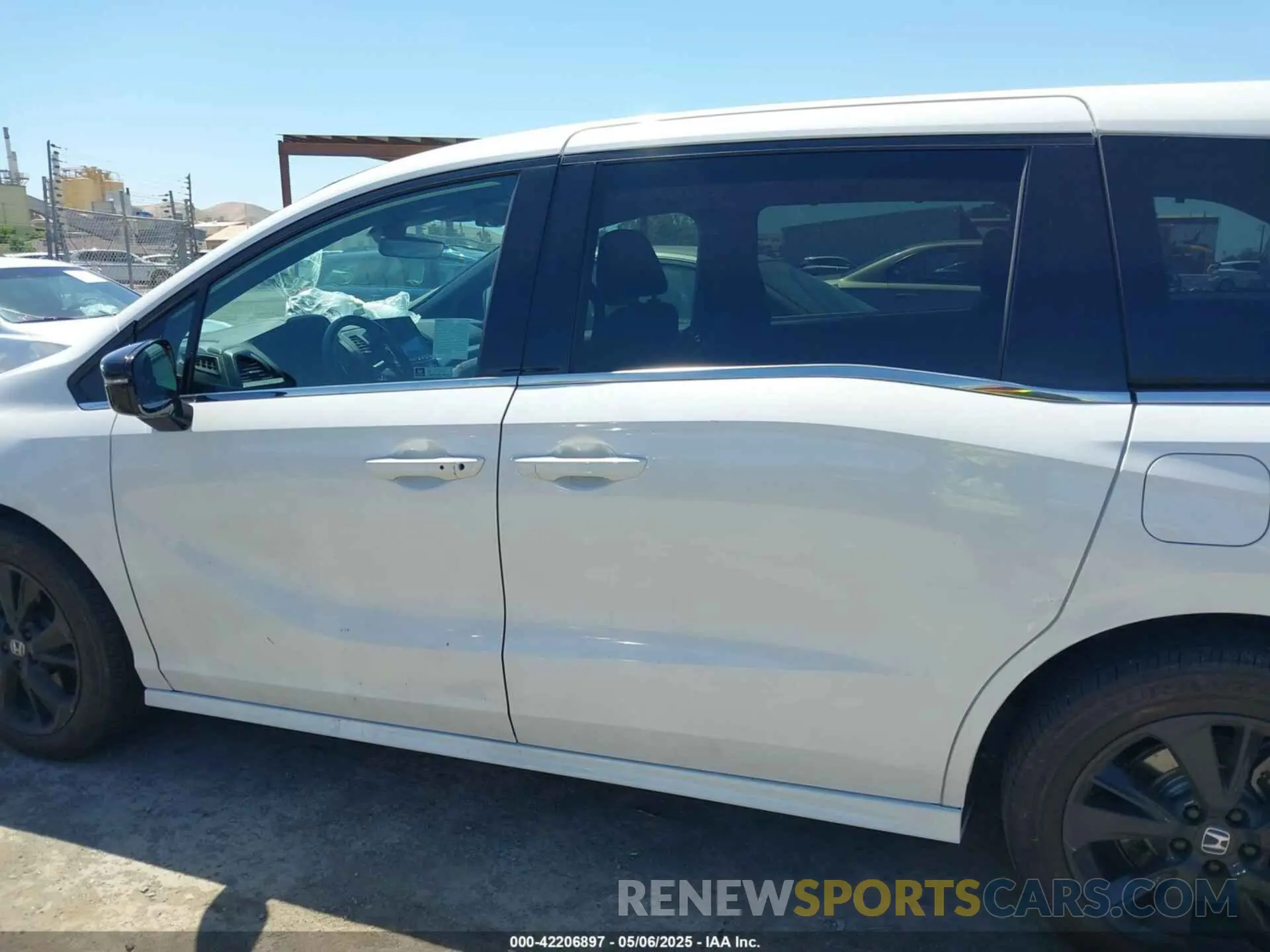 14 Photograph of a damaged car 5FNRL6H74PB070034 HONDA ODYSSEY 2023