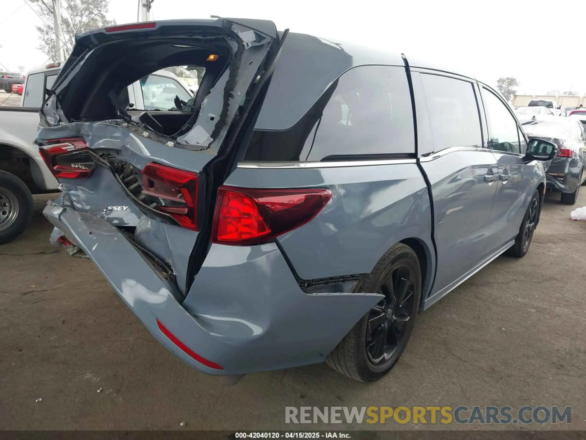 4 Photograph of a damaged car 5FNRL6H75PB074822 HONDA ODYSSEY 2023