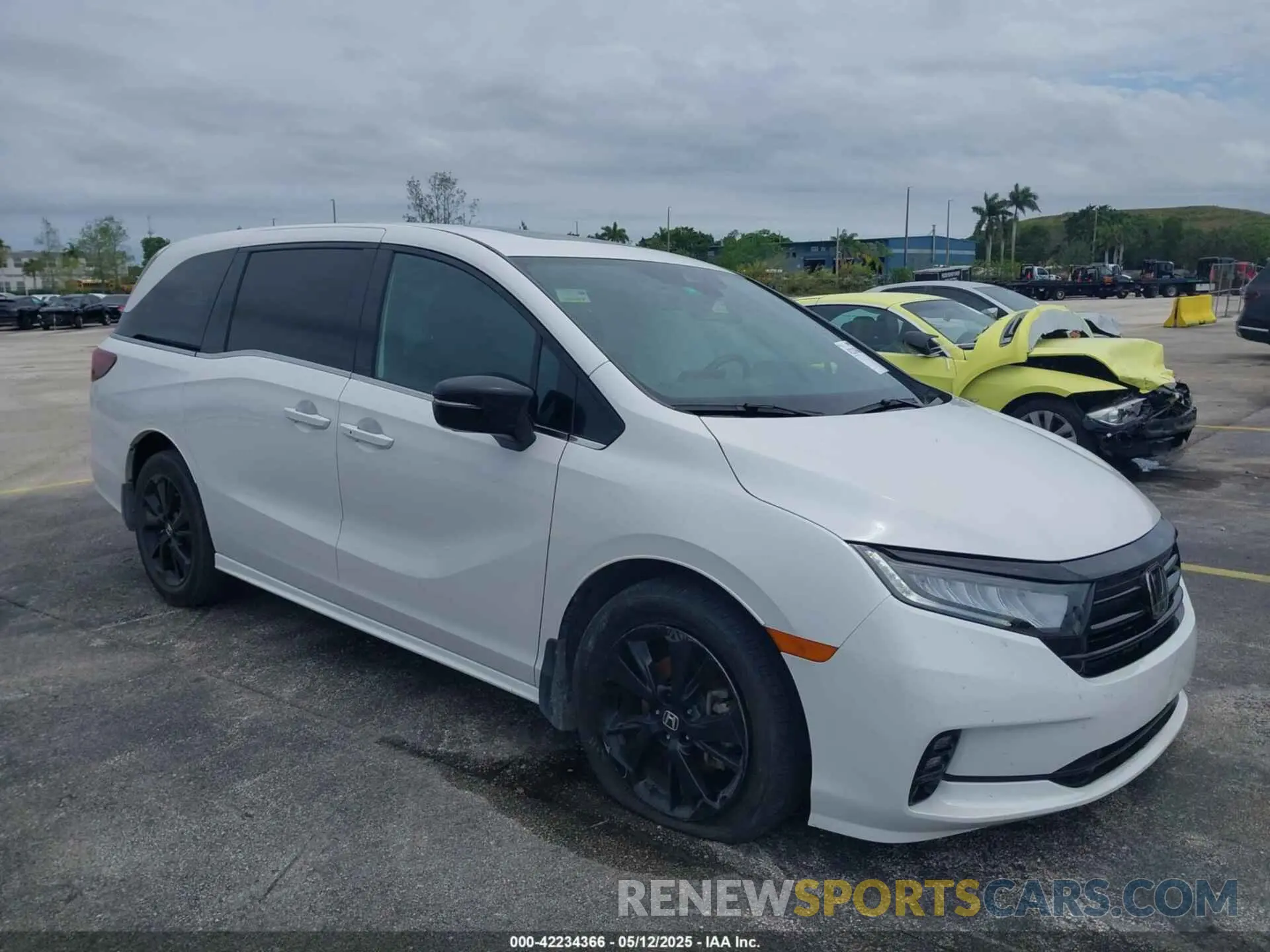 1 Photograph of a damaged car 5FNRL6H7XPB063069 HONDA ODYSSEY 2023