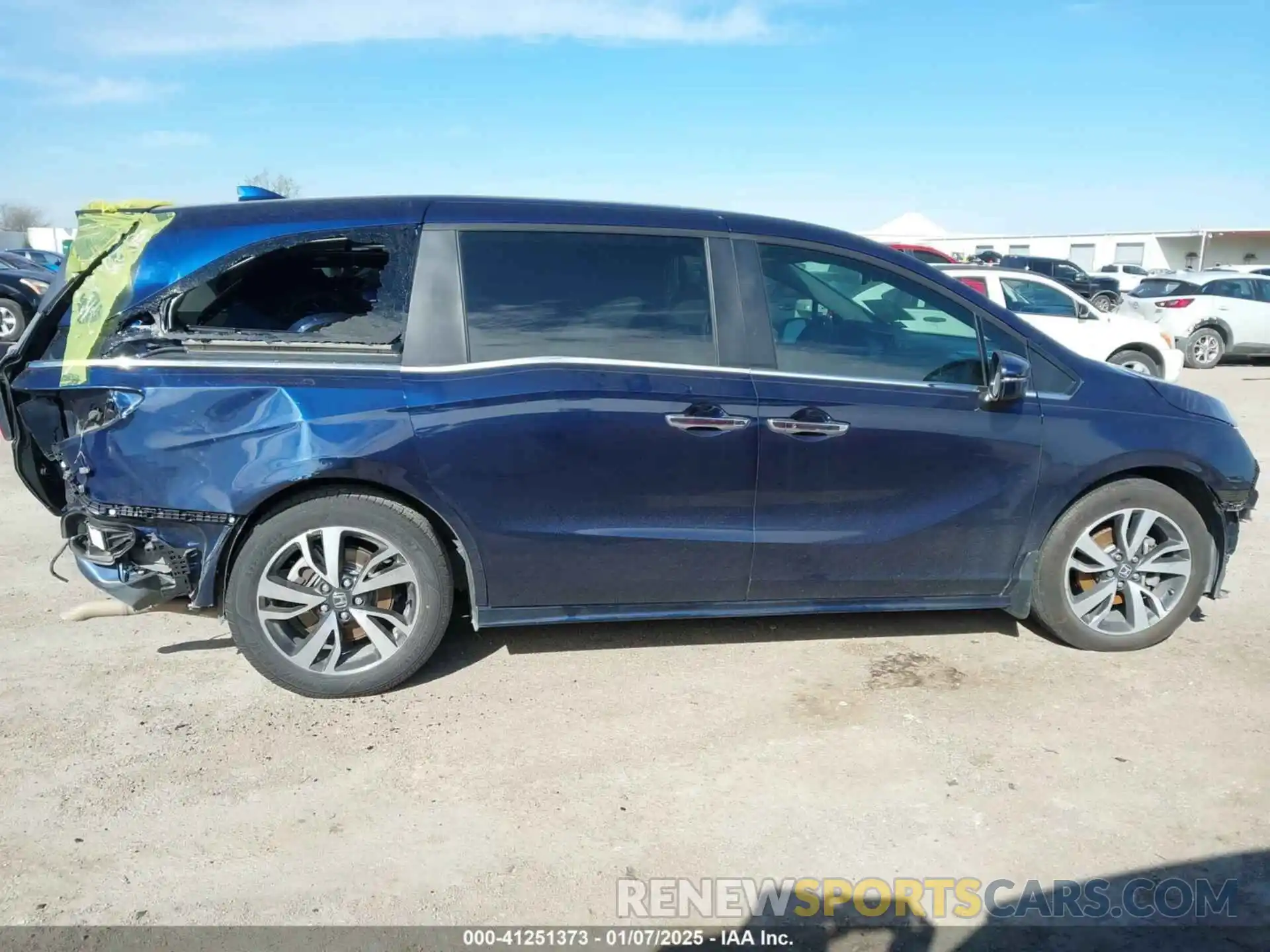 14 Photograph of a damaged car 5FNRL6H80PB037458 HONDA ODYSSEY 2023