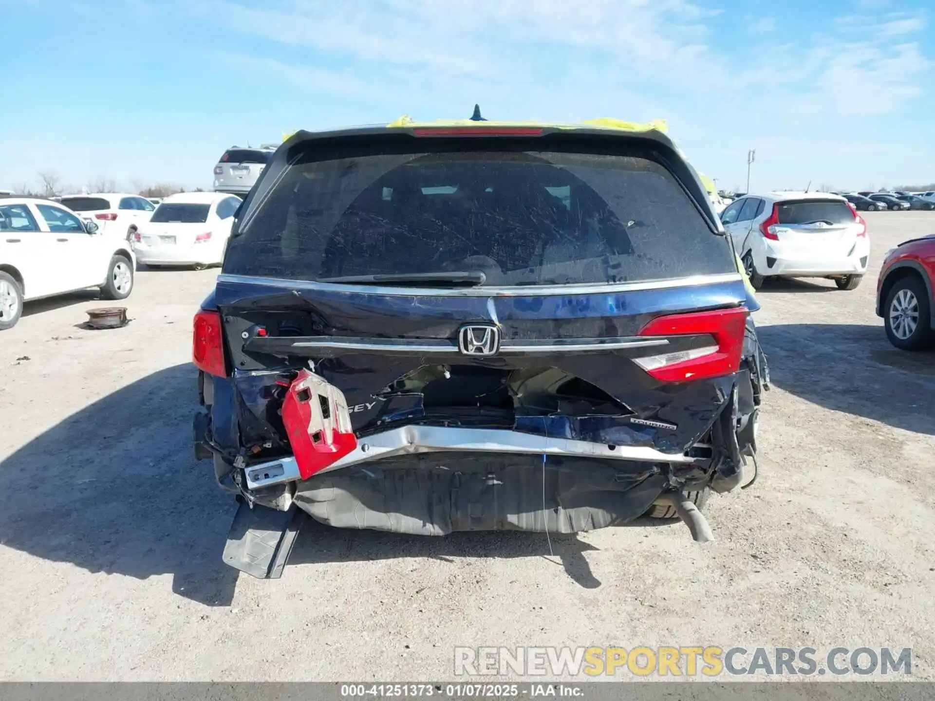 17 Photograph of a damaged car 5FNRL6H80PB037458 HONDA ODYSSEY 2023