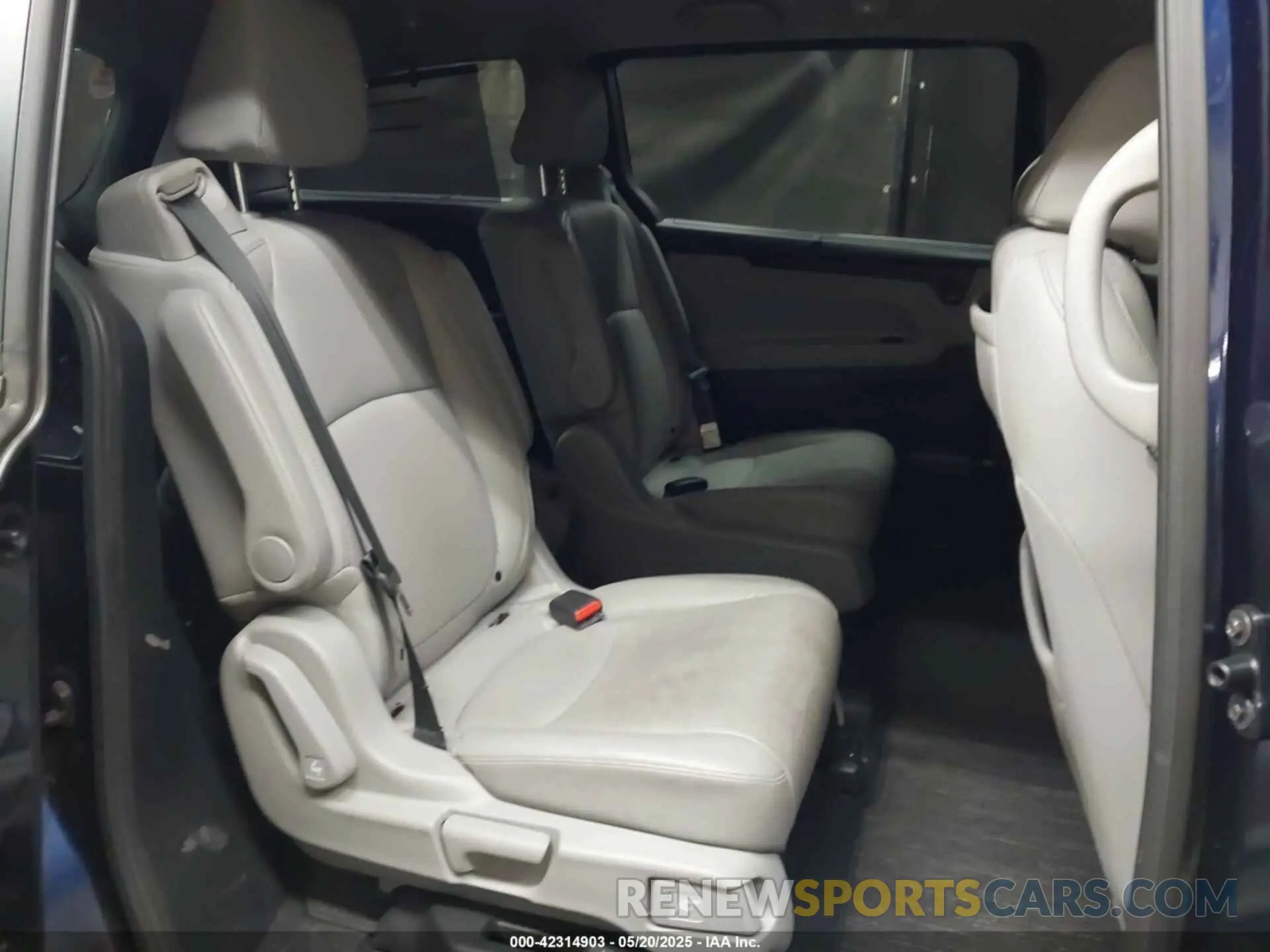 8 Photograph of a damaged car 5FNRL6H80PB037525 HONDA ODYSSEY 2023