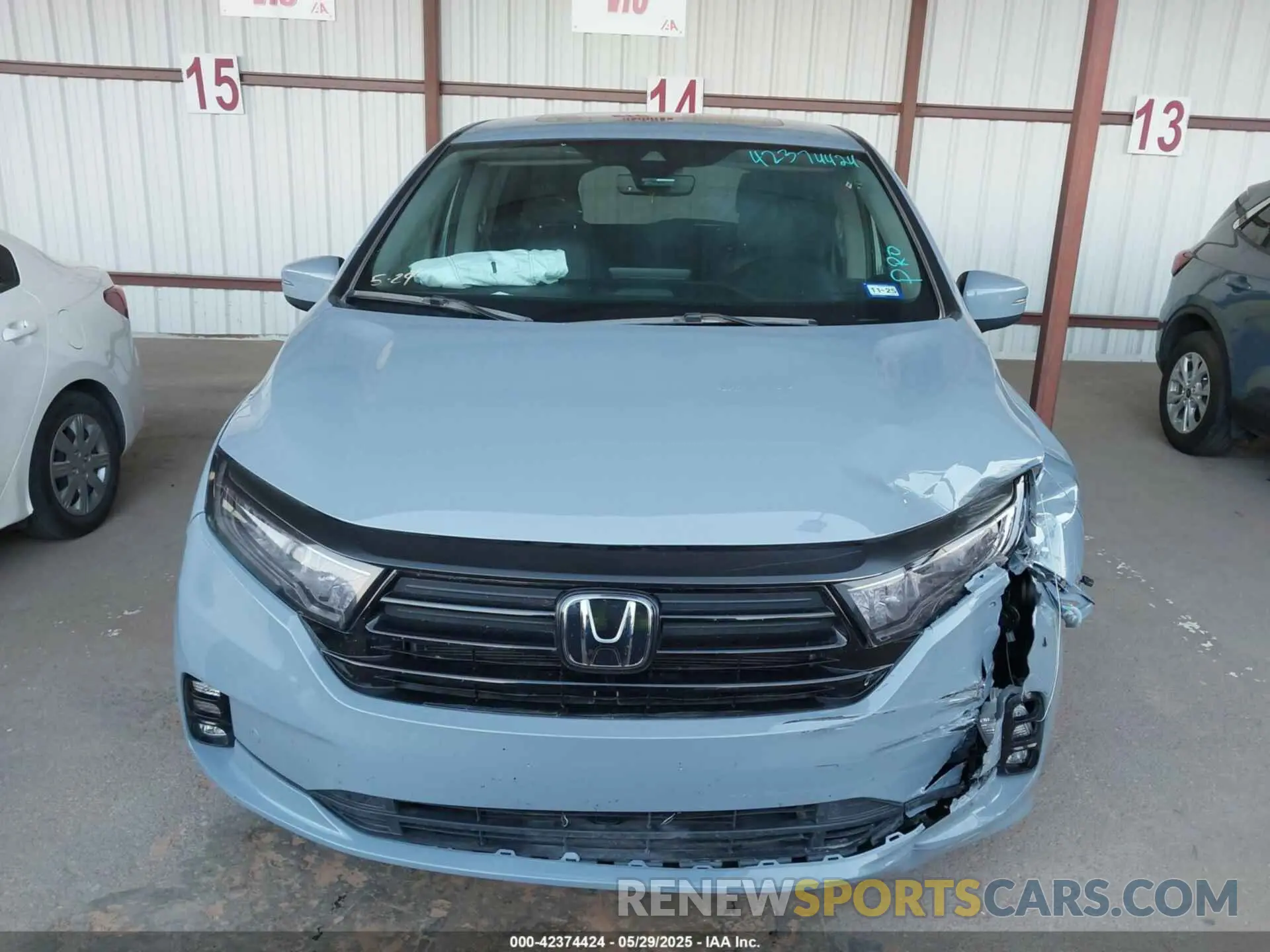 12 Photograph of a damaged car 5FNRL6H81PB013329 HONDA ODYSSEY 2023