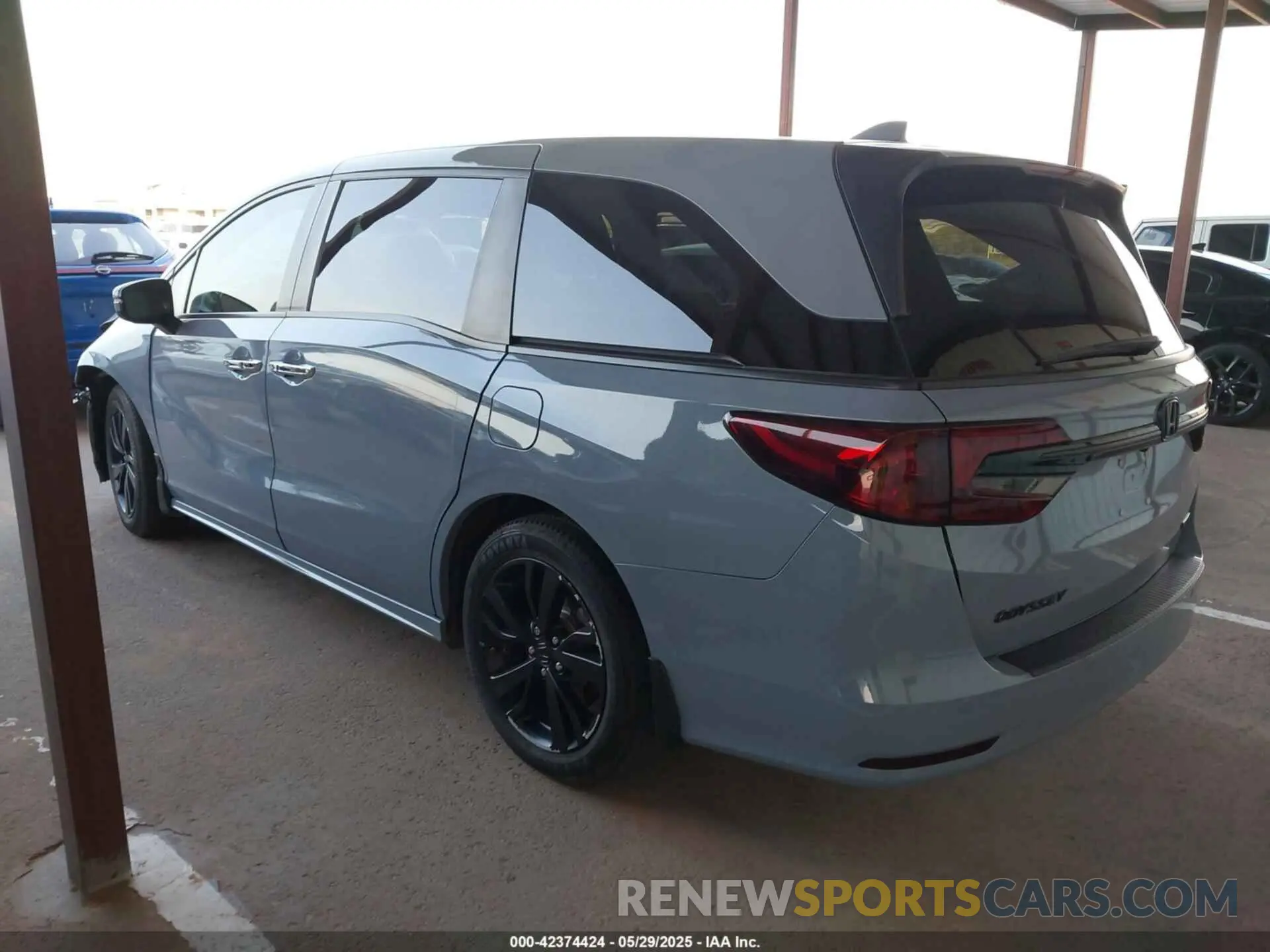3 Photograph of a damaged car 5FNRL6H81PB013329 HONDA ODYSSEY 2023