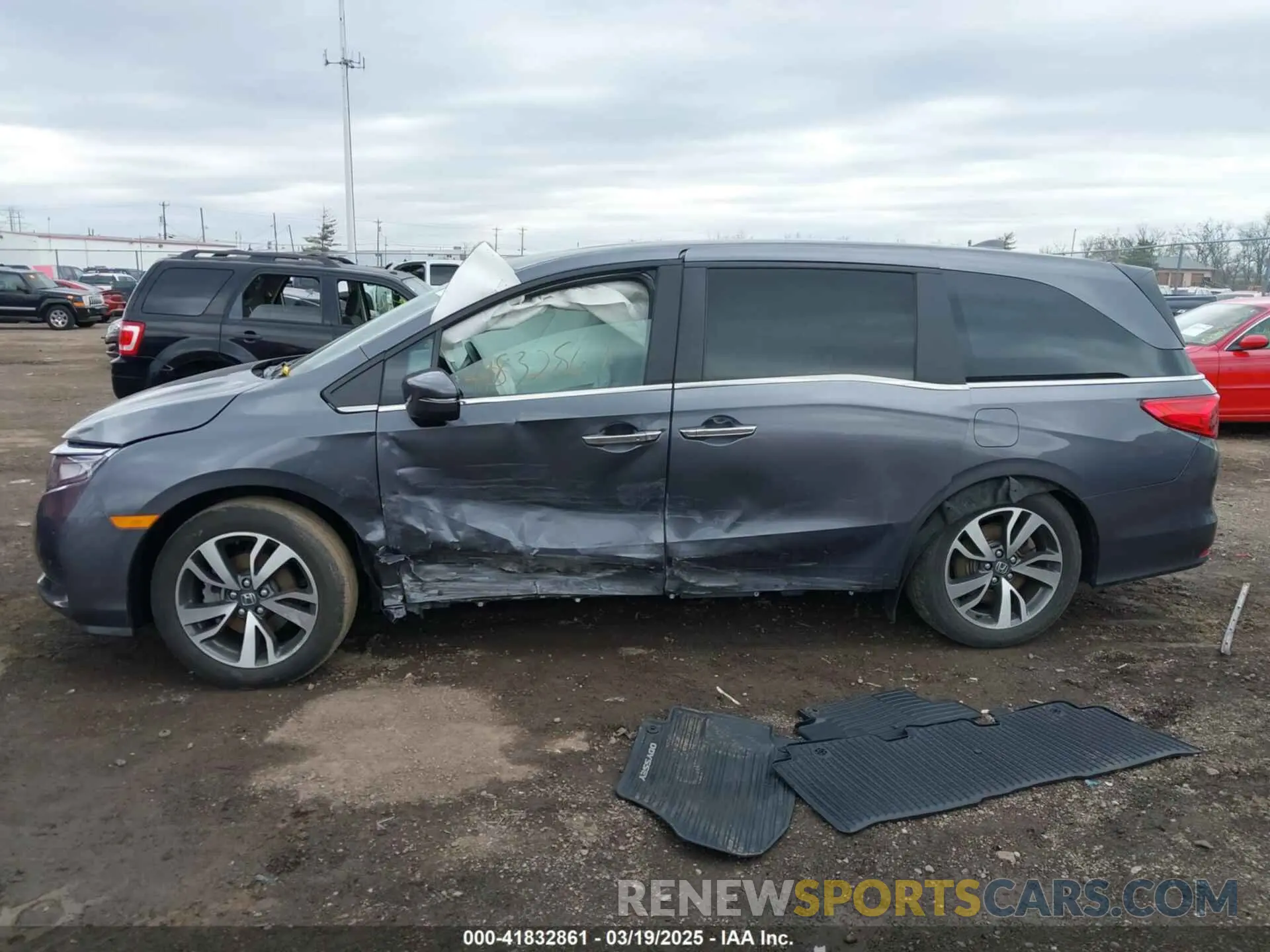 13 Photograph of a damaged car 5FNRL6H81PB067746 HONDA ODYSSEY 2023