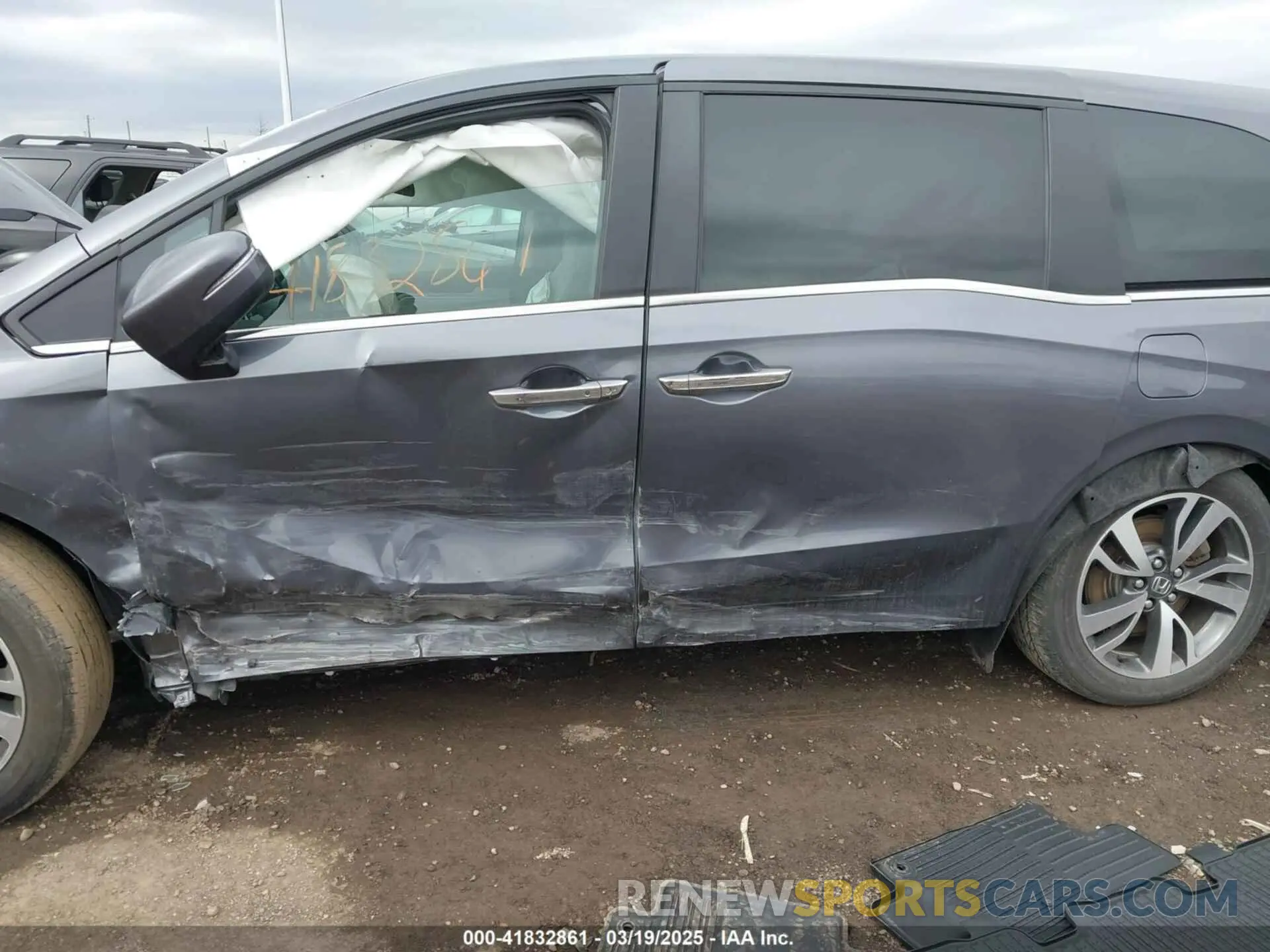 6 Photograph of a damaged car 5FNRL6H81PB067746 HONDA ODYSSEY 2023