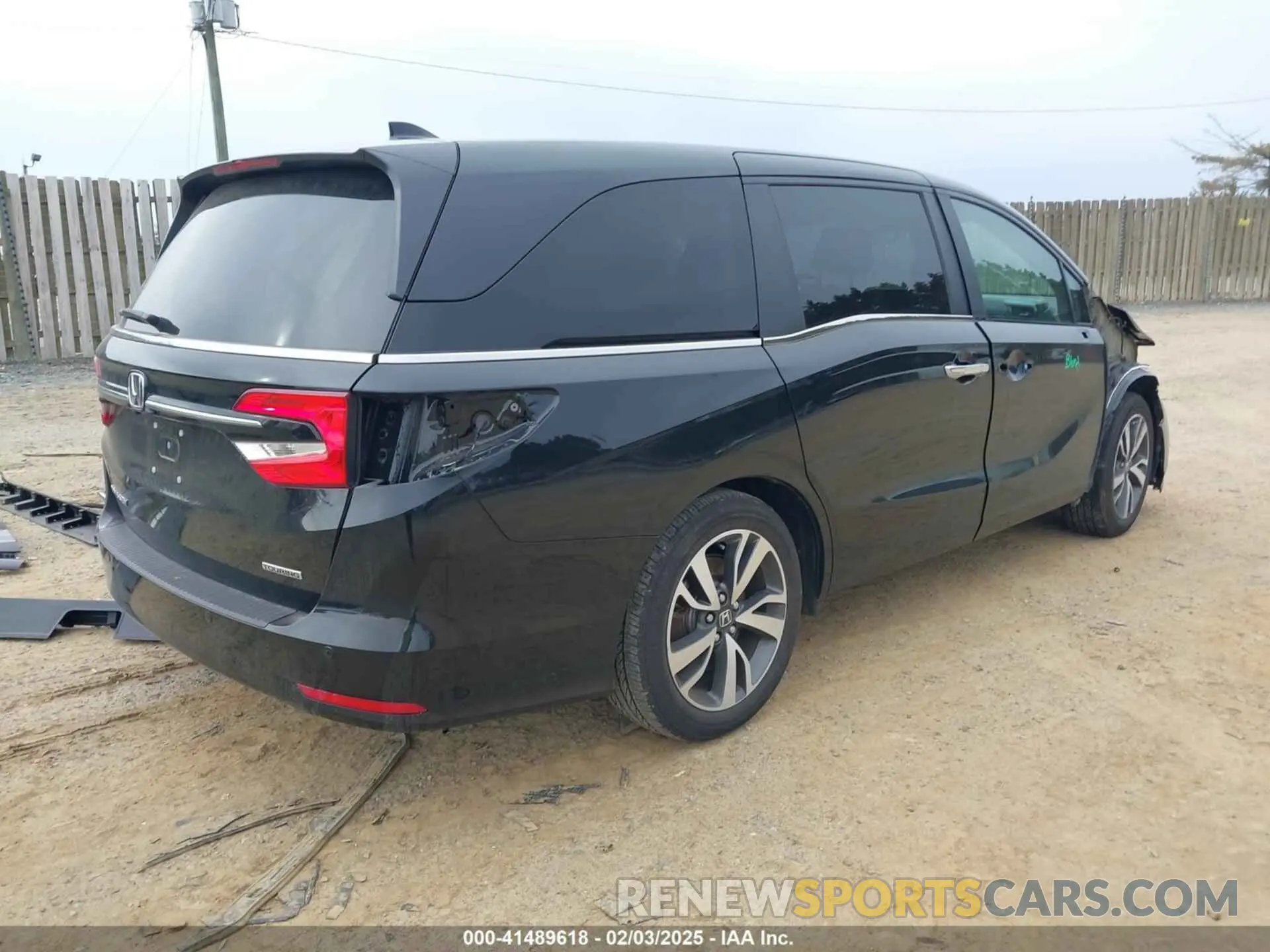 4 Photograph of a damaged car 5FNRL6H81PB068721 HONDA ODYSSEY 2023