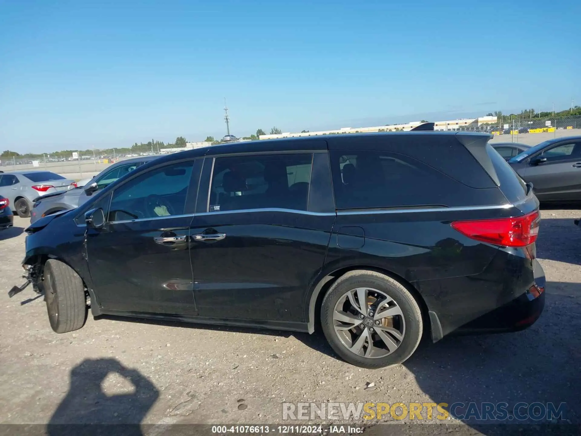 14 Photograph of a damaged car 5FNRL6H83PB046347 HONDA ODYSSEY 2023