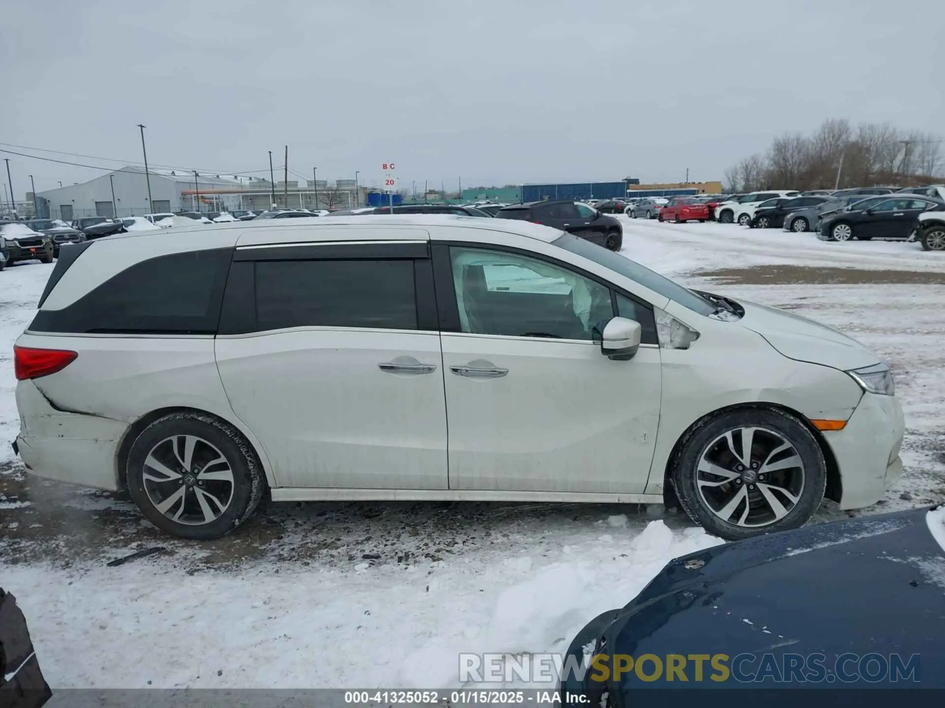 13 Photograph of a damaged car 5FNRL6H84PB048916 HONDA ODYSSEY 2023