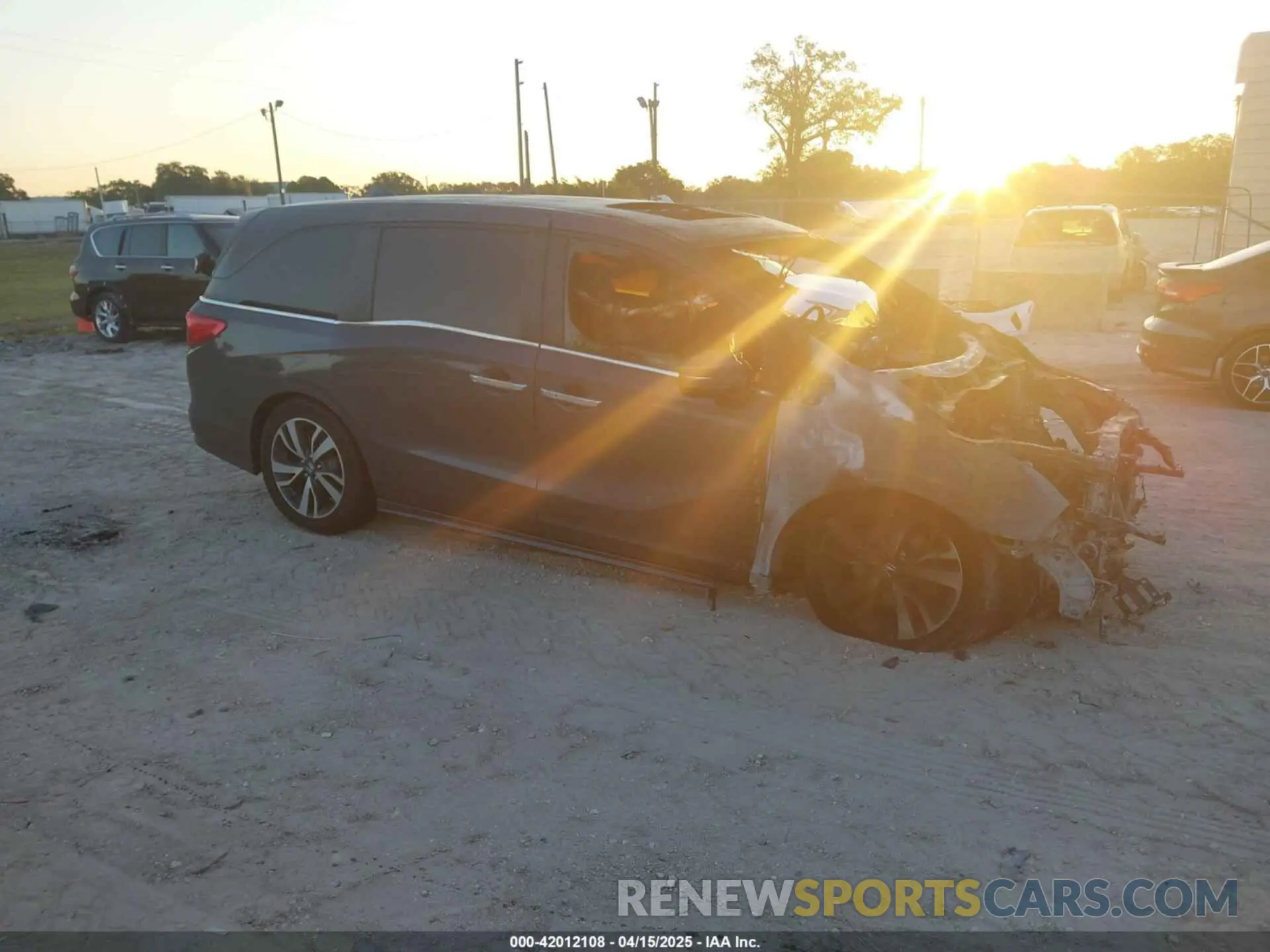1 Photograph of a damaged car 5FNRL6H84PB053582 HONDA ODYSSEY 2023