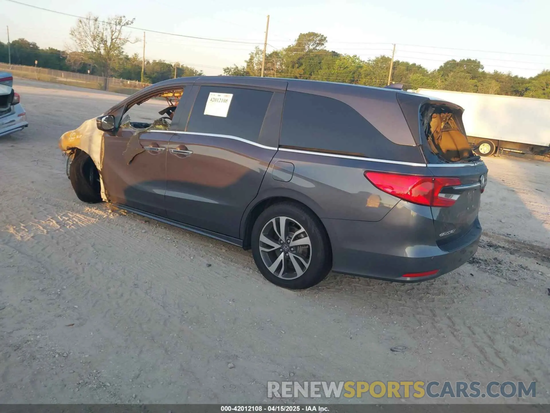 3 Photograph of a damaged car 5FNRL6H84PB053582 HONDA ODYSSEY 2023