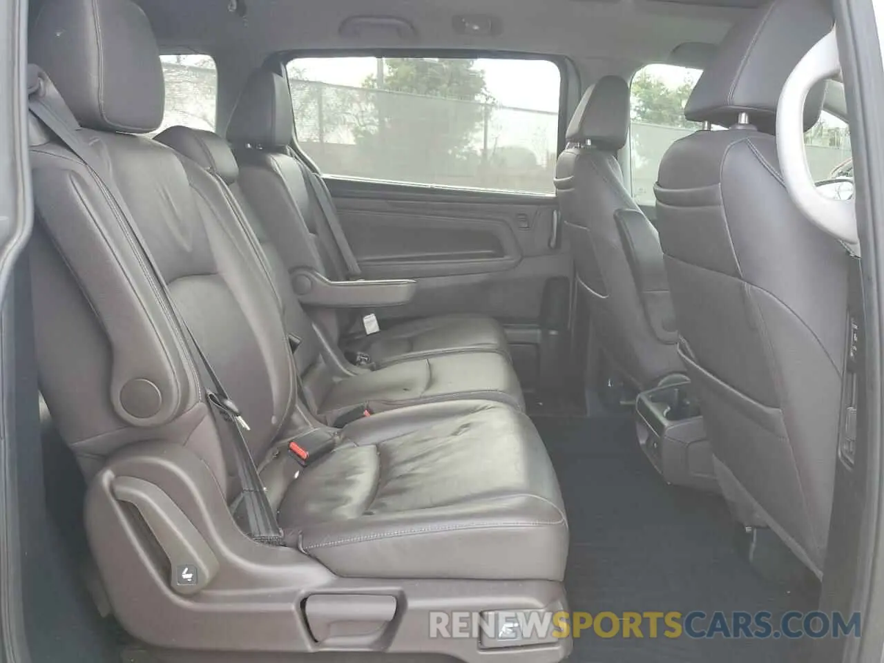 12 Photograph of a damaged car 5FNRL6H86PB032605 HONDA ODYSSEY 2023