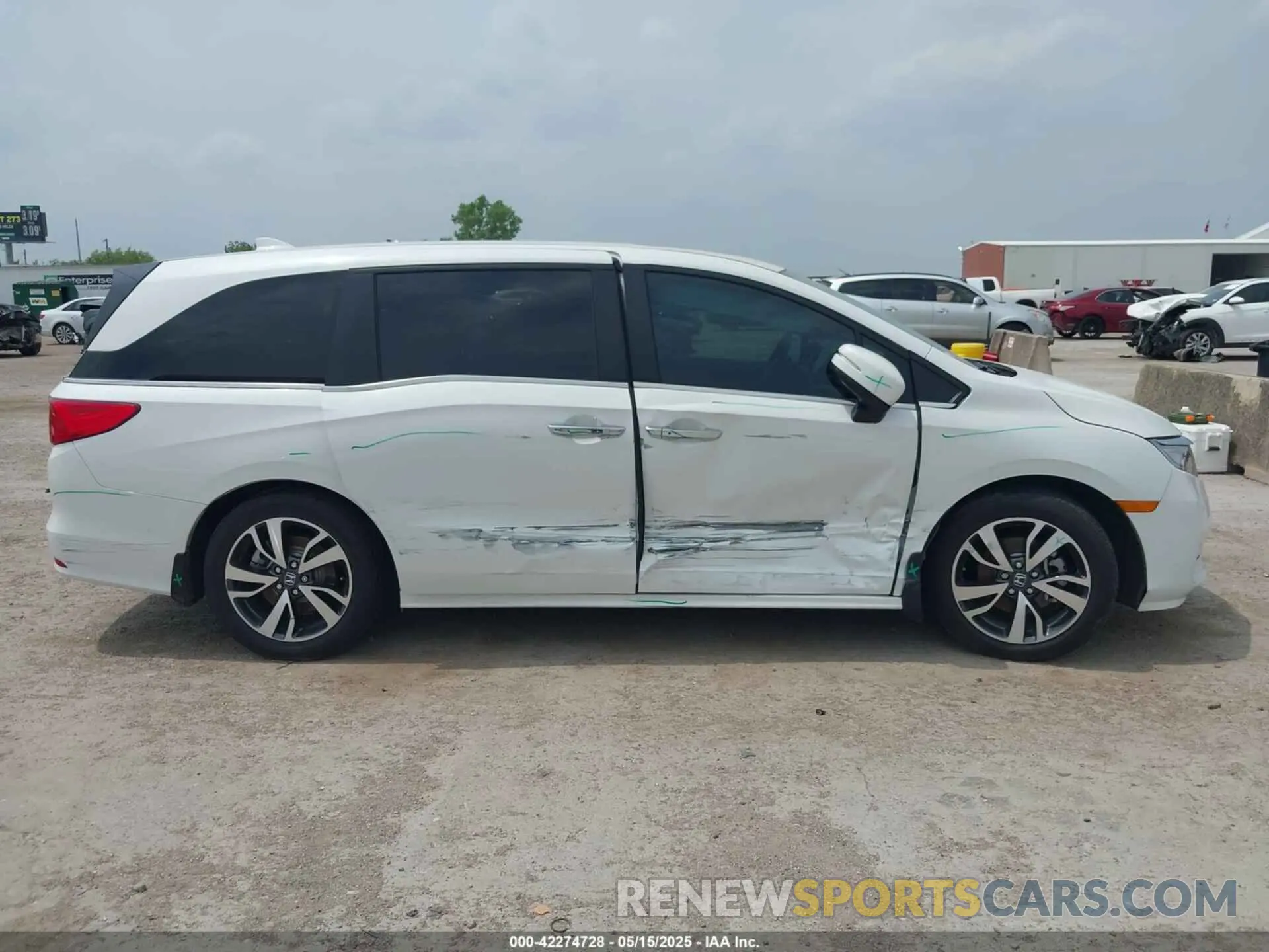 13 Photograph of a damaged car 5FNRL6H86PB038100 HONDA ODYSSEY 2023