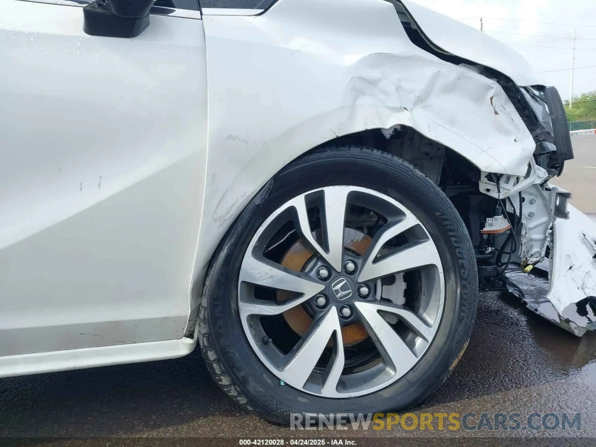 19 Photograph of a damaged car 5FNRL6H8XPB021977 HONDA ODYSSEY 2023