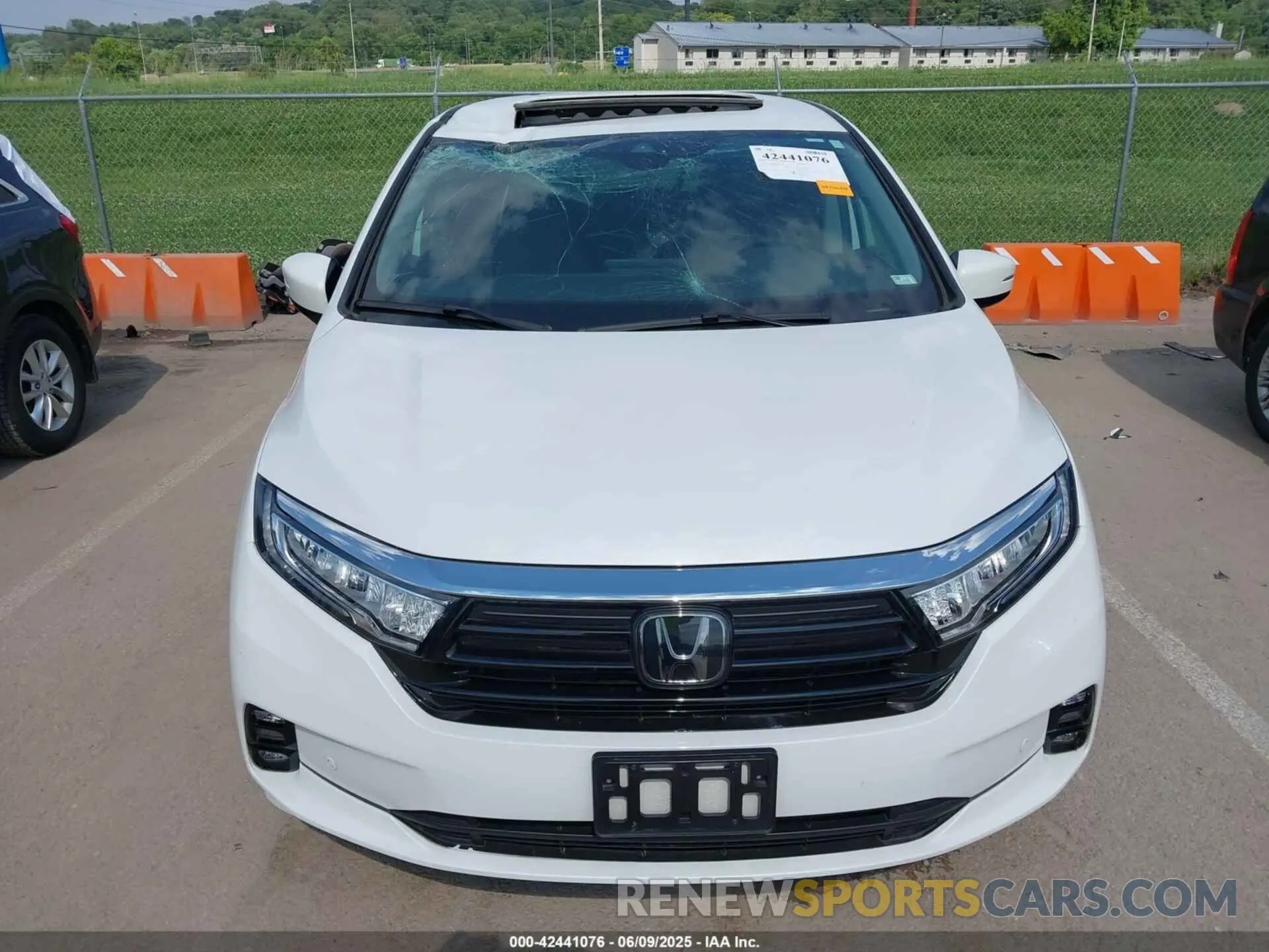12 Photograph of a damaged car 5FNRL6H8XPB038875 HONDA ODYSSEY 2023