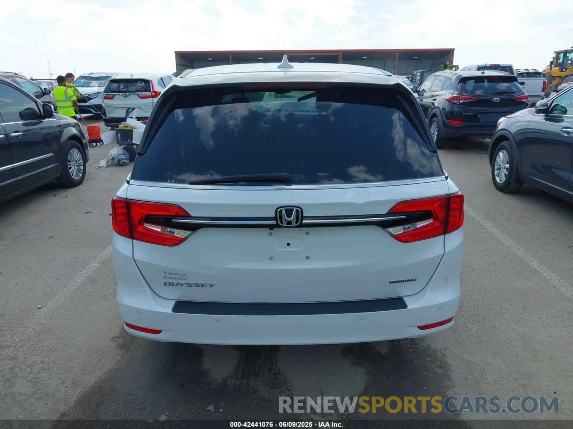 16 Photograph of a damaged car 5FNRL6H8XPB038875 HONDA ODYSSEY 2023