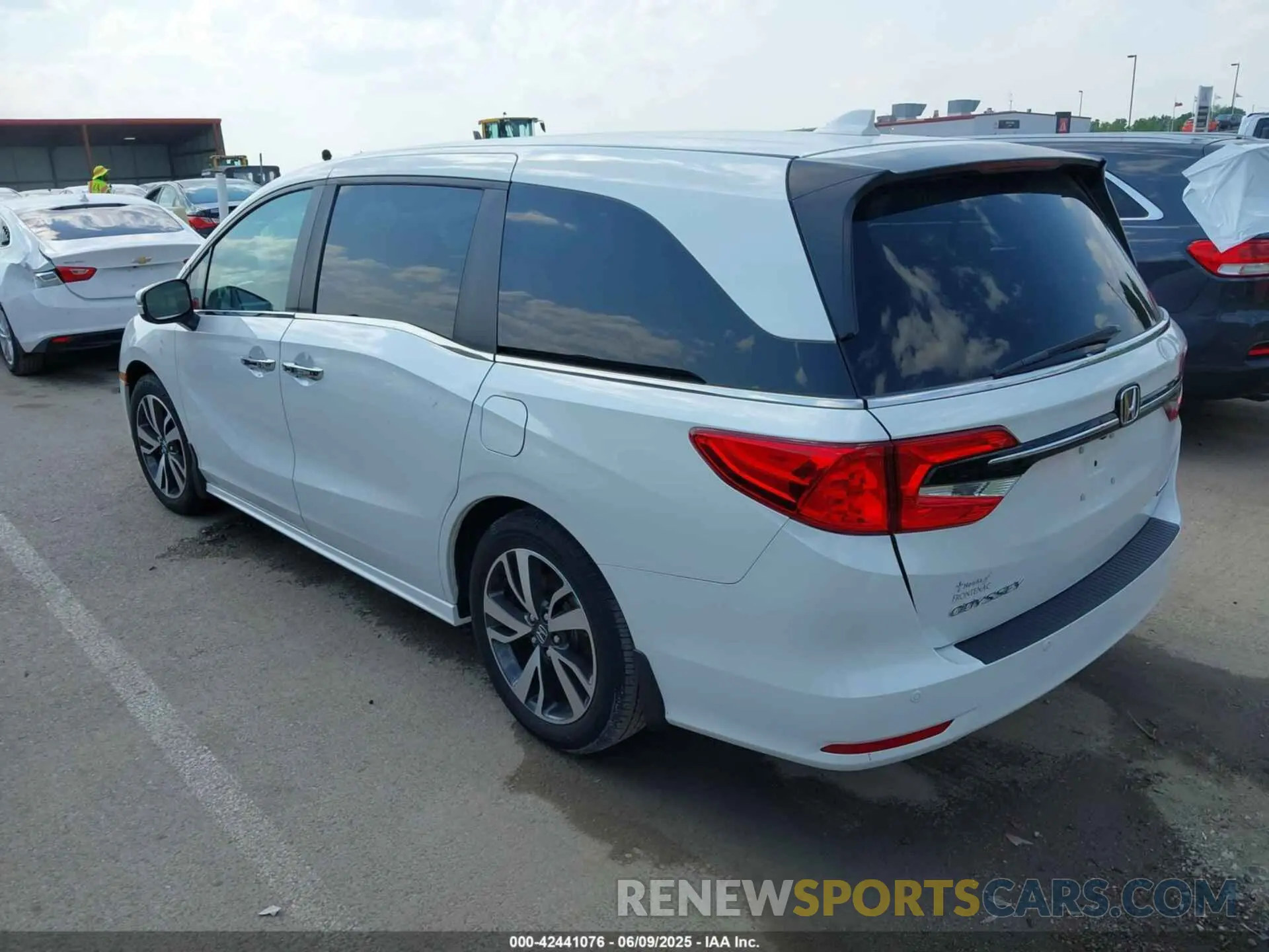3 Photograph of a damaged car 5FNRL6H8XPB038875 HONDA ODYSSEY 2023