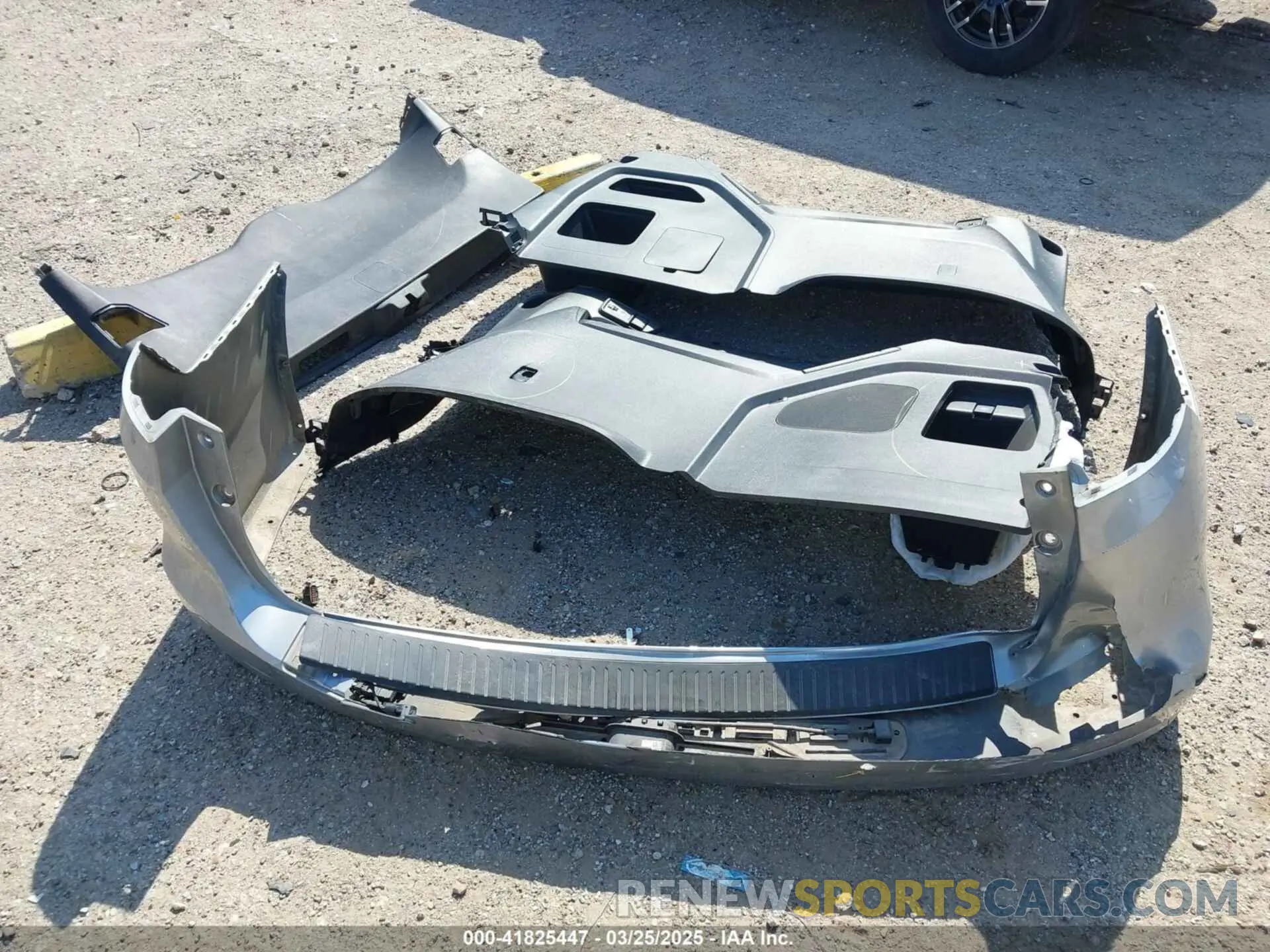 12 Photograph of a damaged car 5FNRL6H95PB063398 HONDA ODYSSEY 2023
