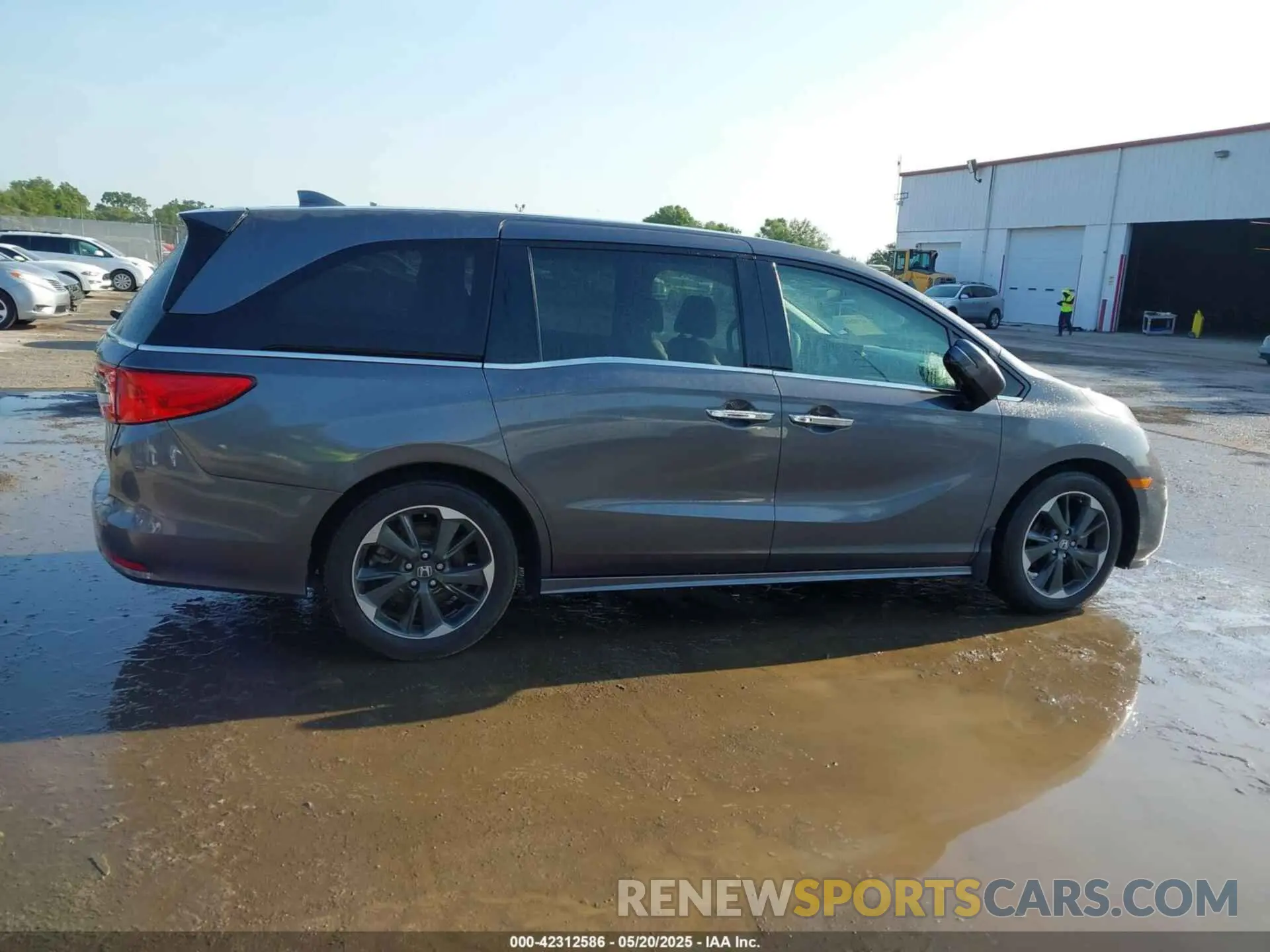 13 Photograph of a damaged car 5FNRL6H98PB017788 HONDA ODYSSEY 2023