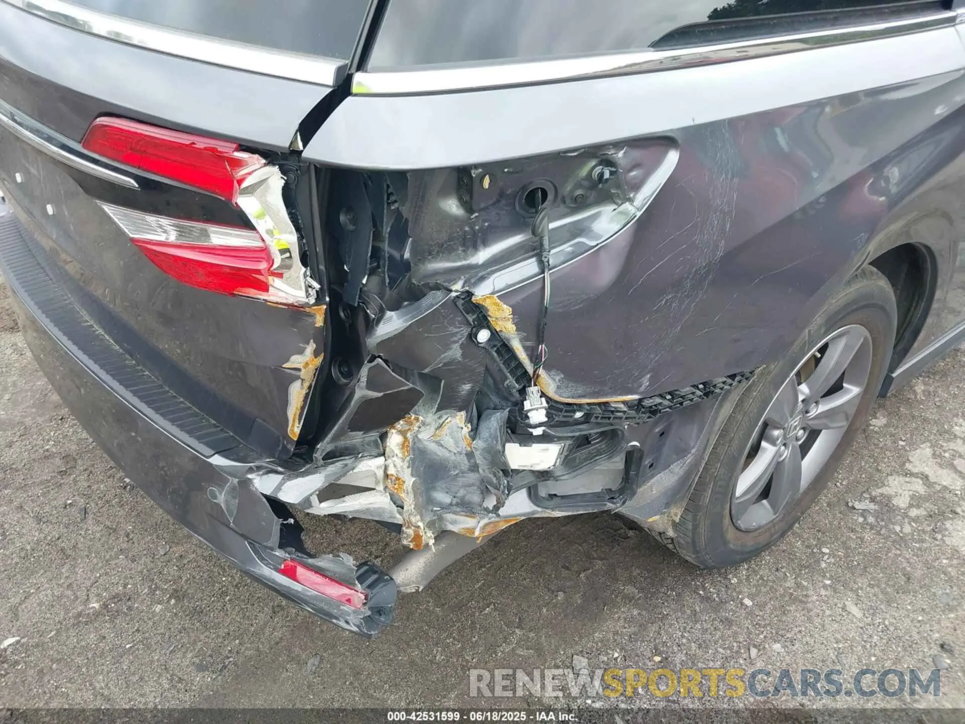 6 Photograph of a damaged car 5FNRL6H58RB074847 HONDA ODYSSEY 2024